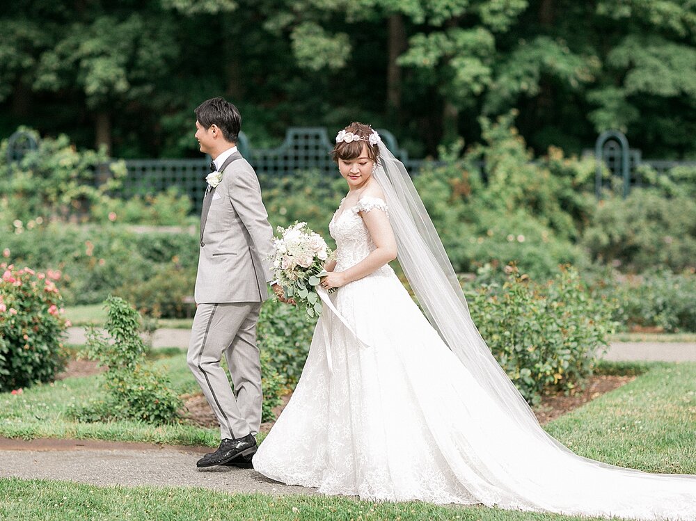 NY Botanical Garden wedding portraits | Tri-State area wedding venues photographed by Asher Gardner Photography