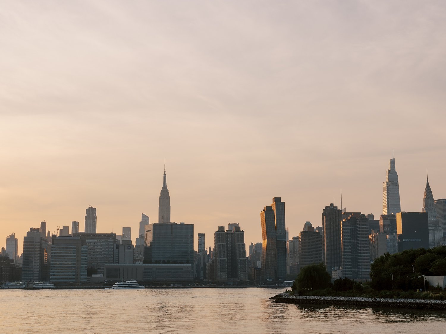 view of Manhattan skyline from Greenpoint Waterfront Park