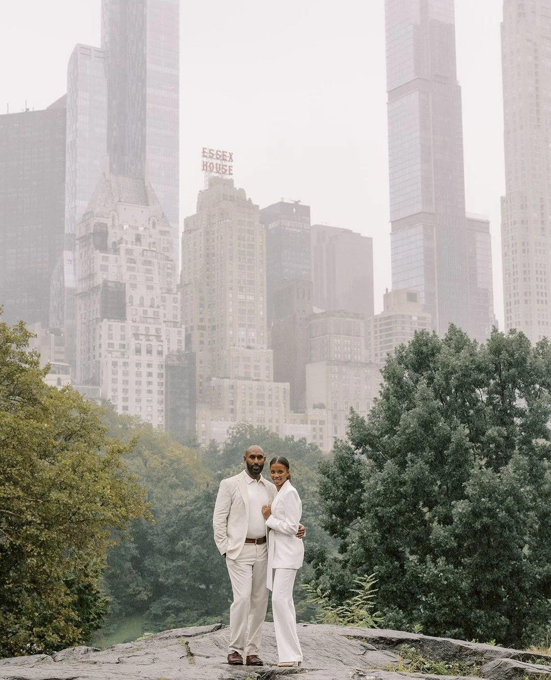 90s nostalgia meets modern in this dreamy anniversary session for @chantalpryor_ (and @eatmustards!). ⁠Despite the weather, we made the best of our time together. And I have to admit, the results are so good! ⁠
⁠
⁠⁠
⁠
#nycengagementsession #nycengage