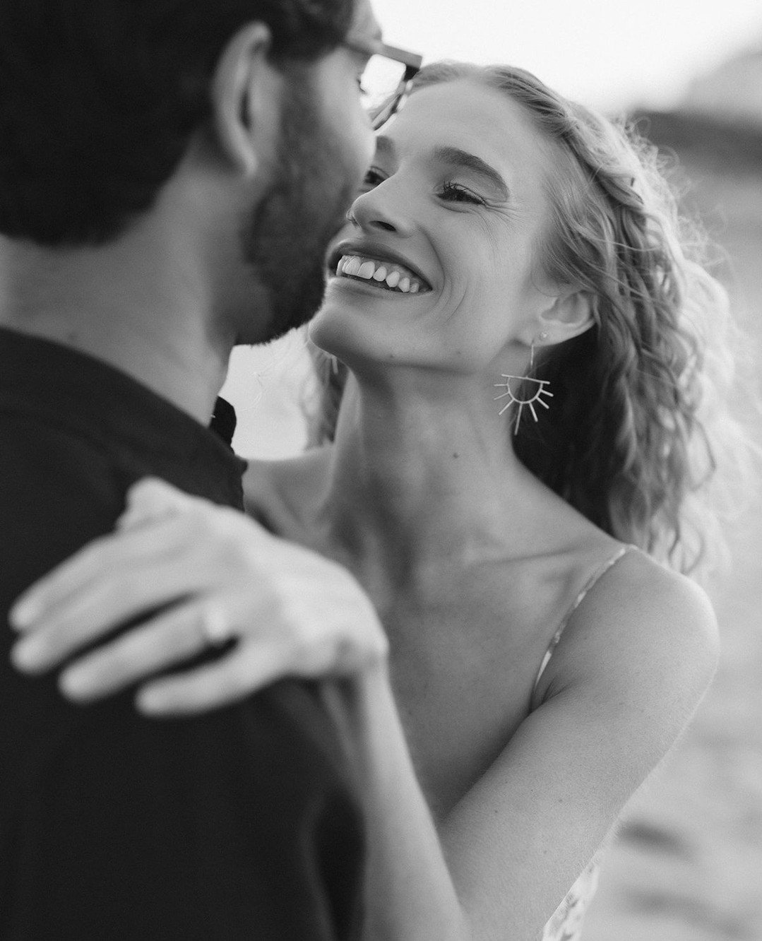 Couples who do an engagement session often feel noticeably more relaxed on the wedding day because they&rsquo;ve already done this together. Beyond that, it&rsquo;s also a meaningful way to document another chapter of your story.⁠
⁠
We personalize th