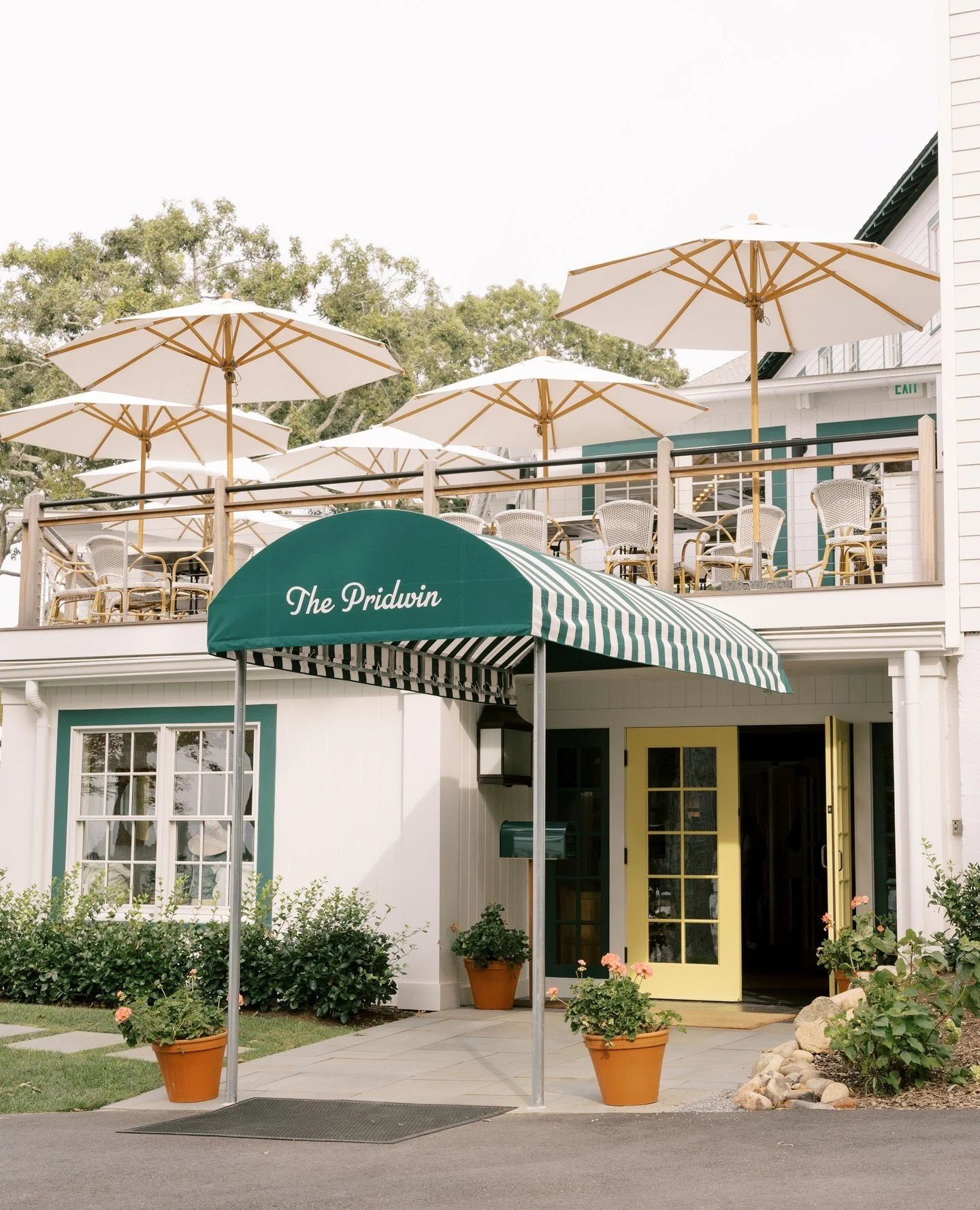 "A casual session that would capture the beauty of the Pridwin Hotel"⁠
⁠
I love the waterfront and views of the Peconic Bay.  And I love that the couple chose an area that was meaningful to them &amp; their families - having spent many a su