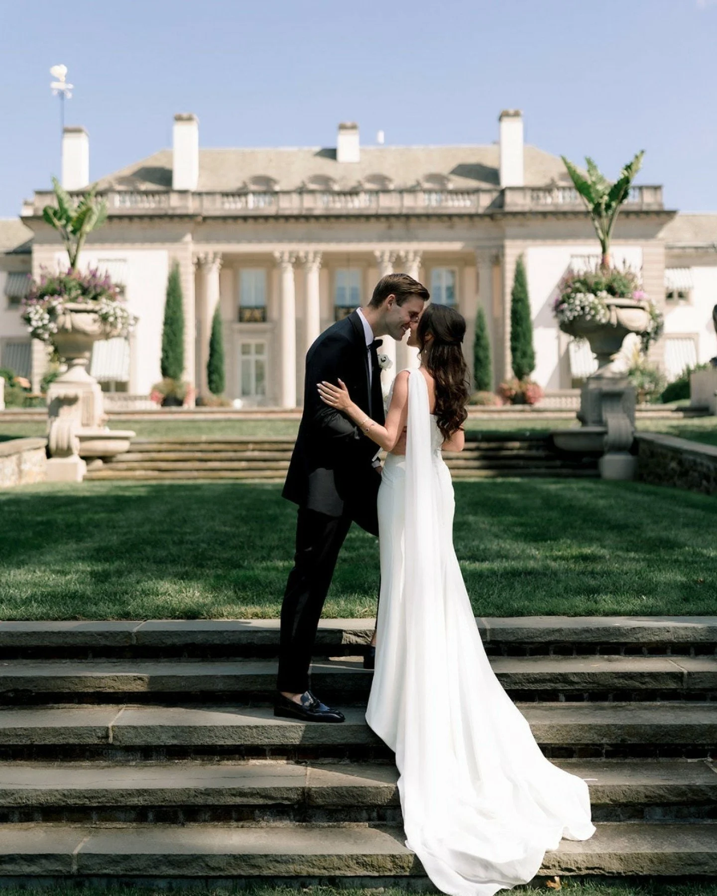 Capturing portraits at Nemours Estate was such a dream 💌

Vendors: Venue @ Wilmington Country Club
@wilmingtoncc1901
Planner @kylemichelleweddingsandevents
Florist @fabuoras_design
Makeup artist @
Hairstylist @
Band @45riots
Rentals &amp; Decor @col