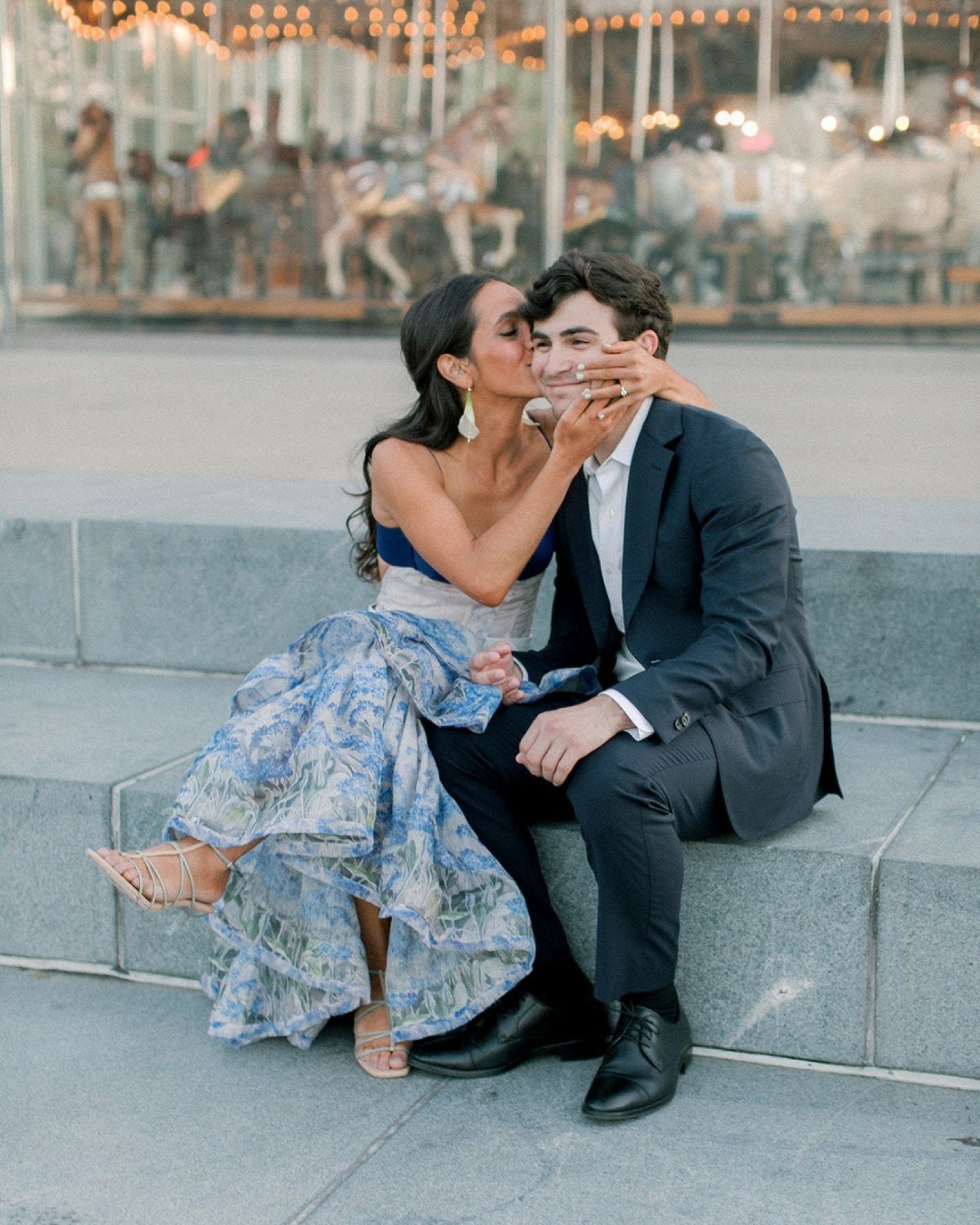 Spent the afternoon wandering around DUMBO, and it turned into one of those sessions where everything just worked ✨

Good light, city views, and yes&hellip; we had to stop for the carousel!

#NewYorkWedding #NYCWeddingPhotographer #WeddingPhotography