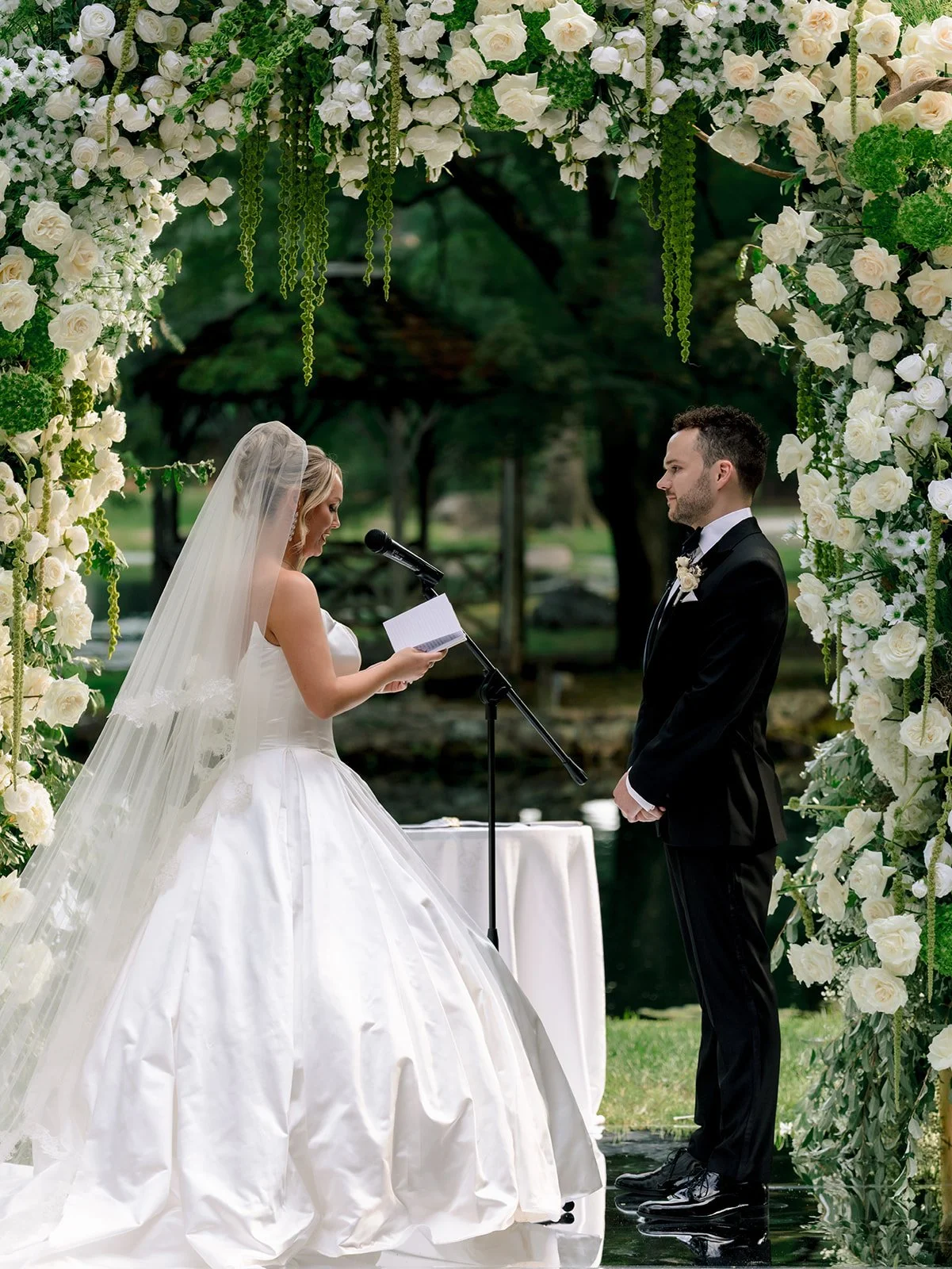 Pleasantdale-Chateau-Wedding-AsherGardner-591_websize.jpg