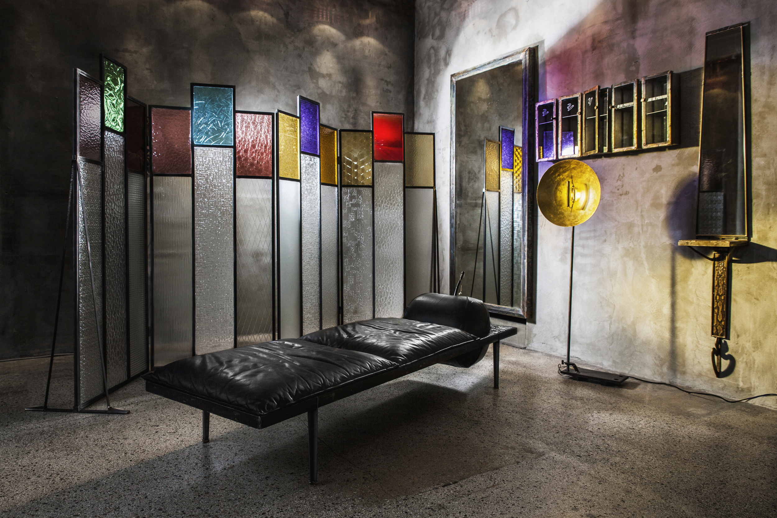 ROOM DIVIDERS / SCREENS