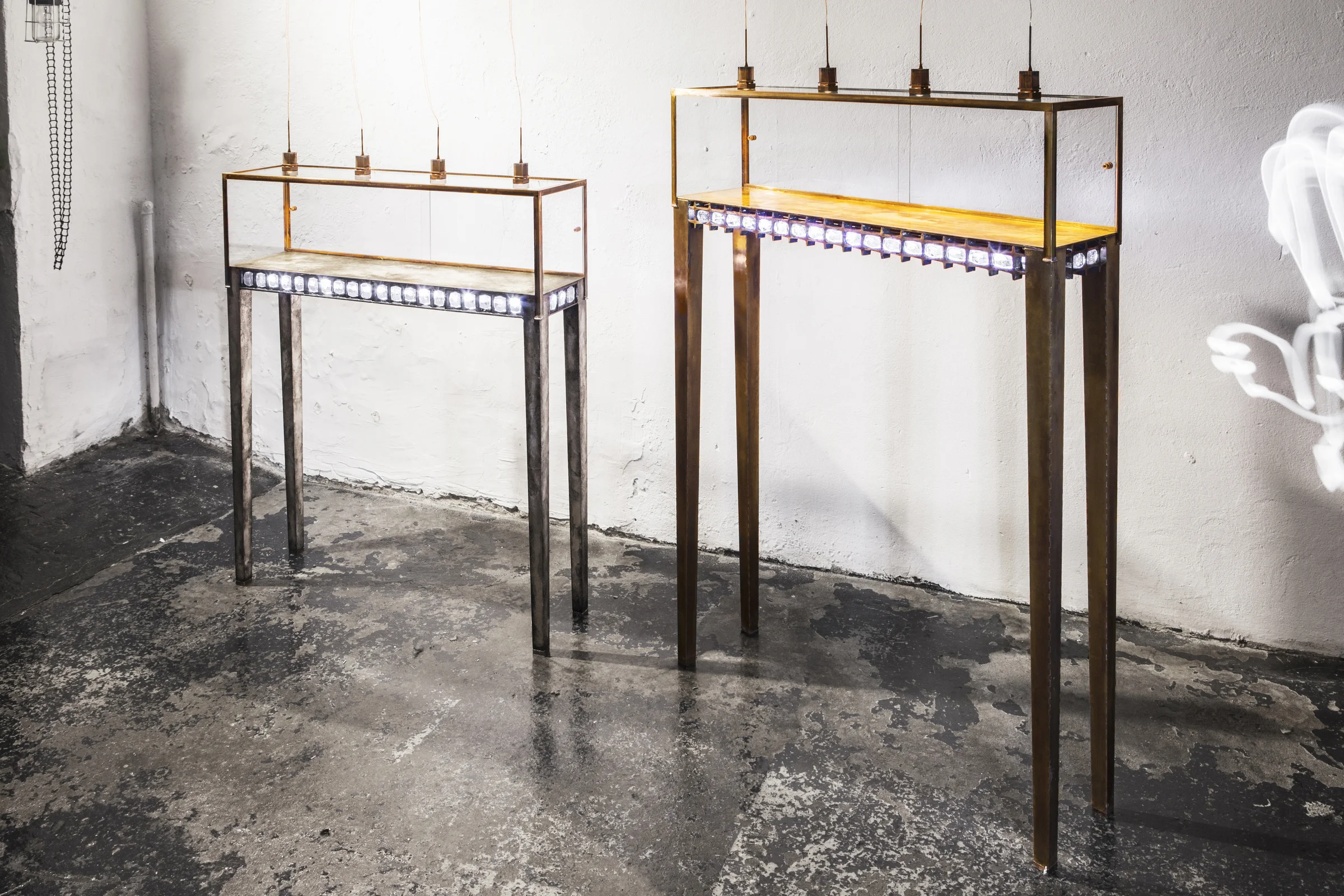 VITRINE CONSOLES