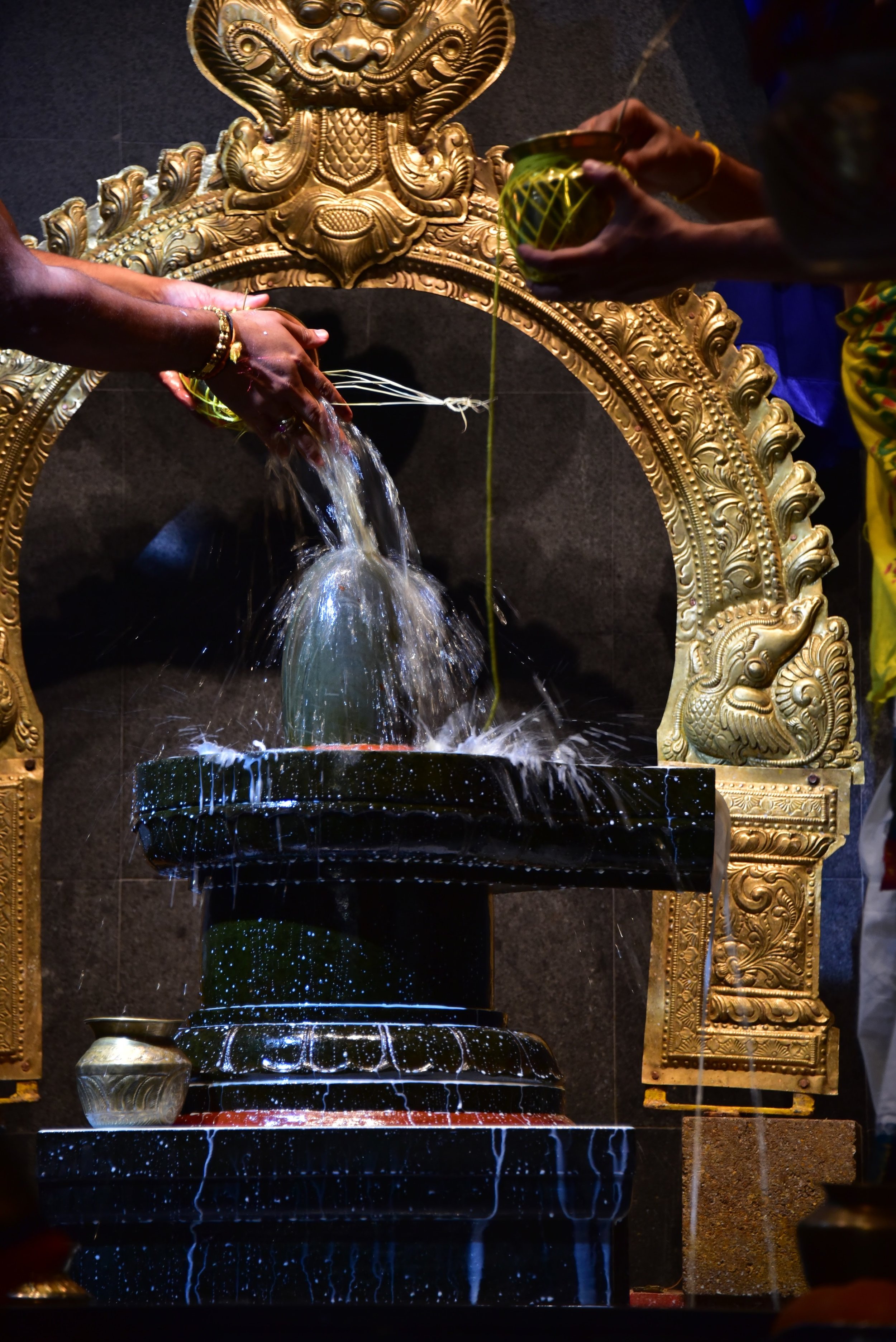SHIVA_ABHISHEKAM.JPG