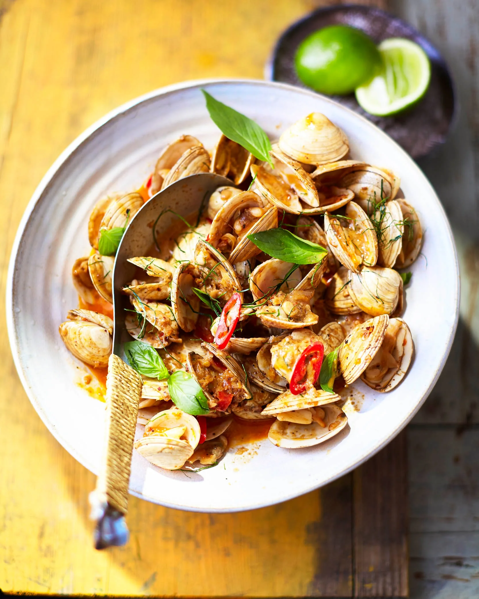 TOM_REGESTER_FOOD_PHOTOGRAPHER_161215_CHILLI_JAM_CLAMS_WITH_SWEET_BASIL_0024.jpg