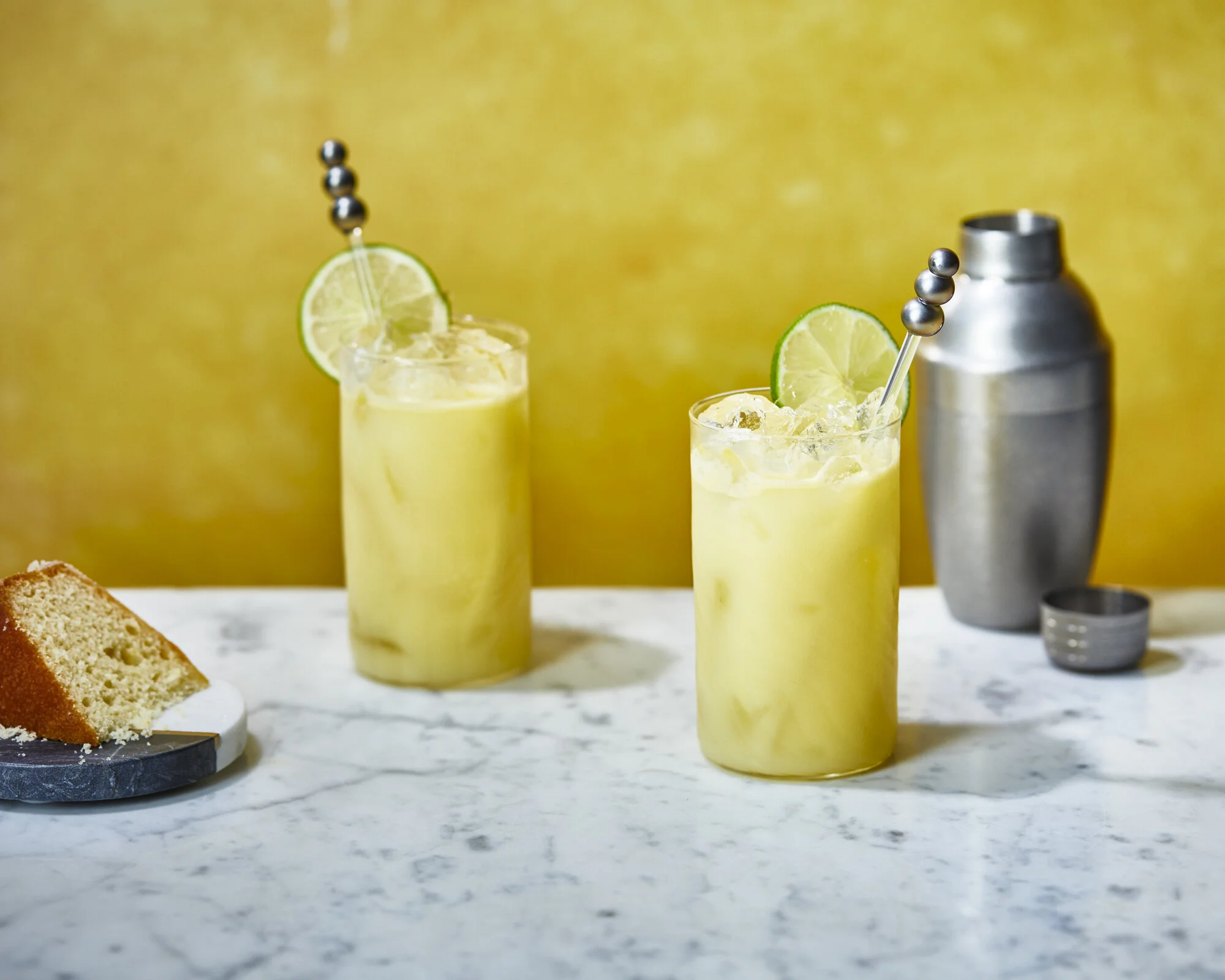 180_TOM_REGESTER_FOOD_PHOTOGRAPHER_191029_LEMON_DRIZZLE_COCKTAIL_SHAKER-.JPG