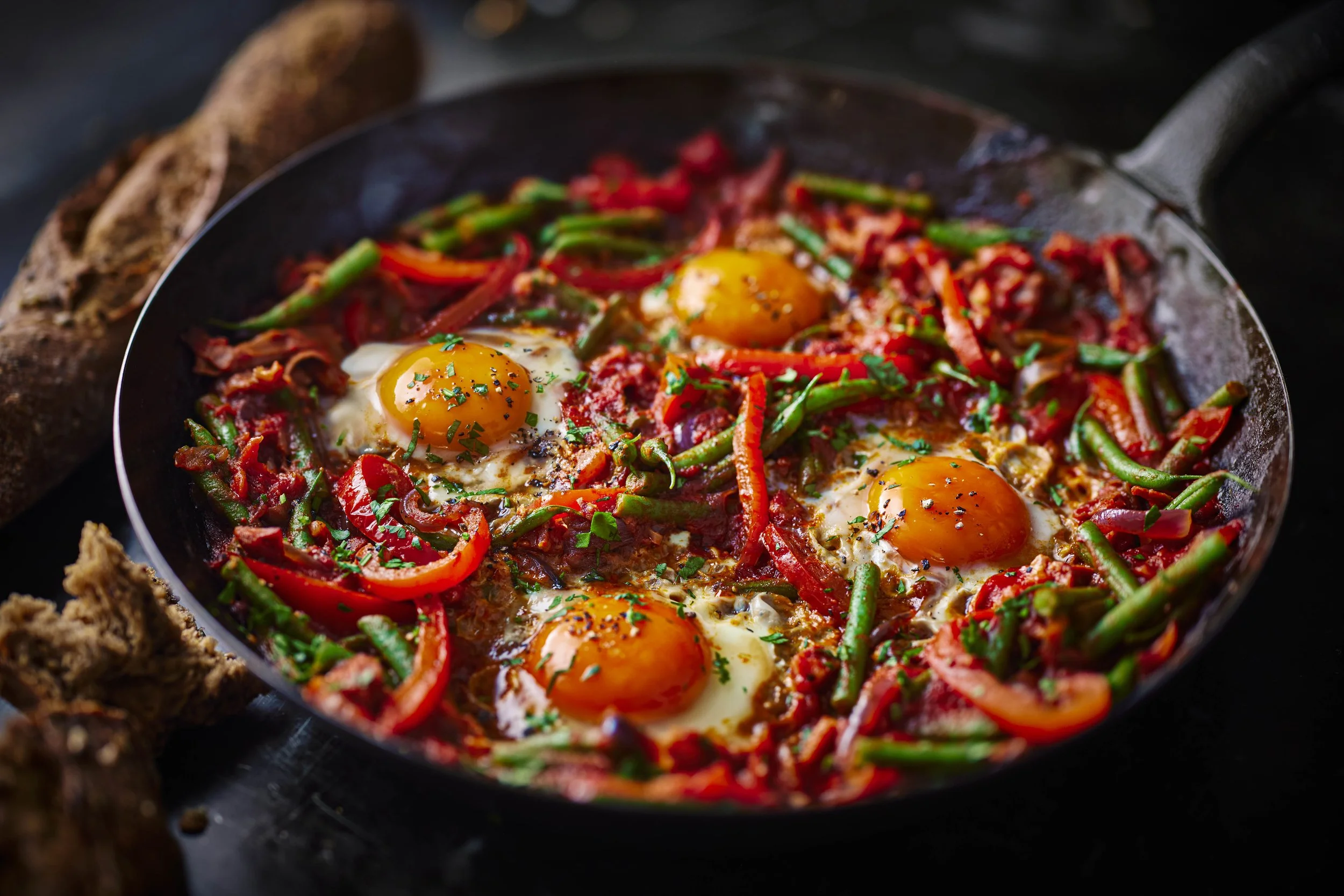 TOM REGESTER_07770600188_DARK_00454940_REC_Spanish-style baked eggs TR.jpg