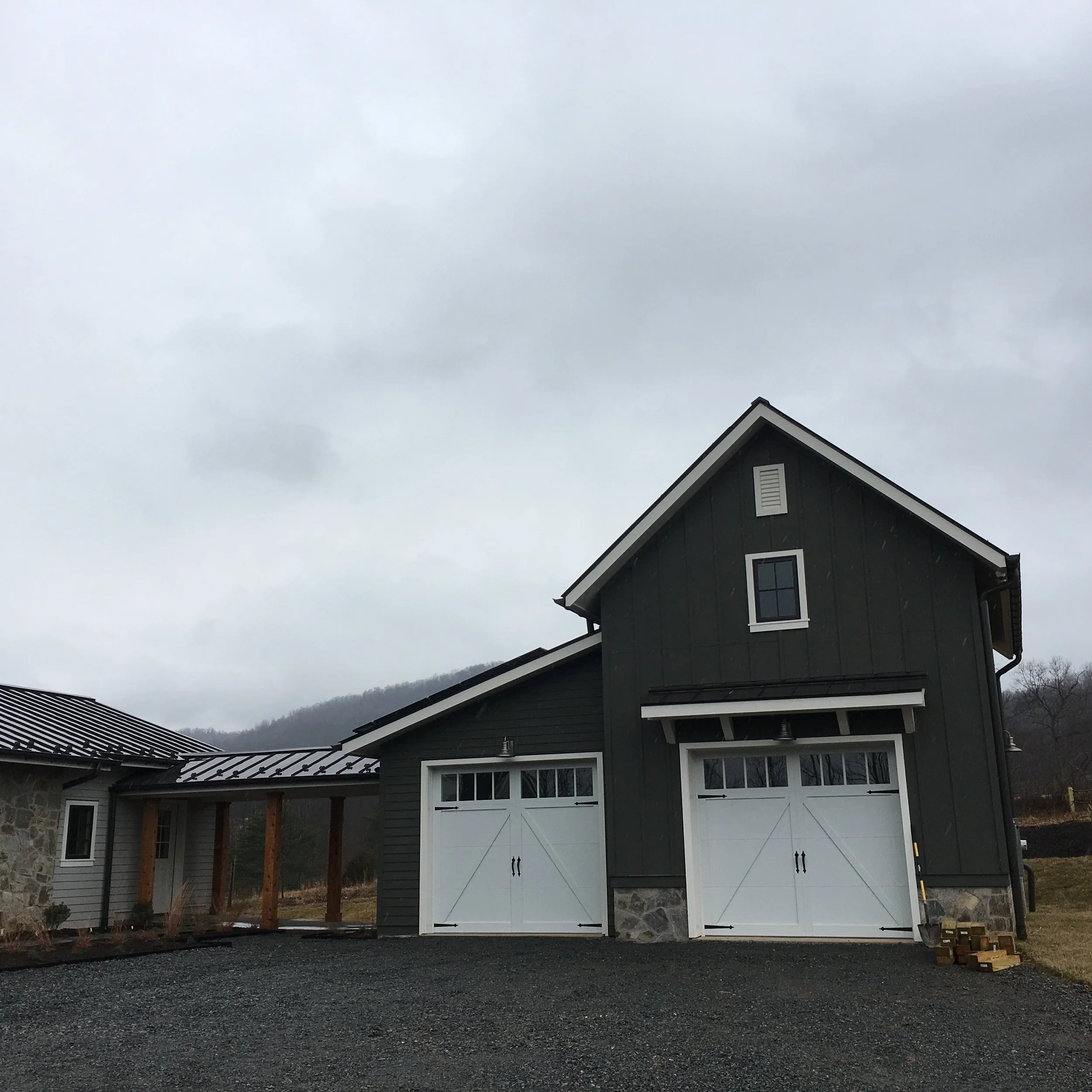 SUNBIOSIS plc Contemporary farmhouse at Bundoran Farm, Charlottesville VA