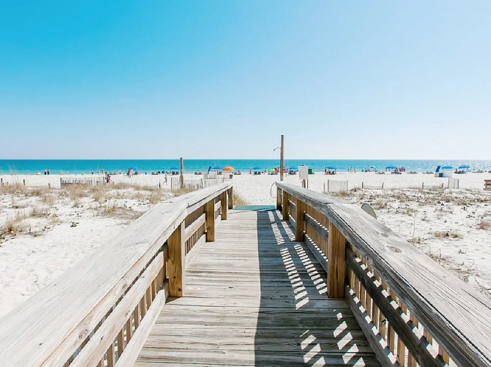 beachaccess-islandshores.JPG