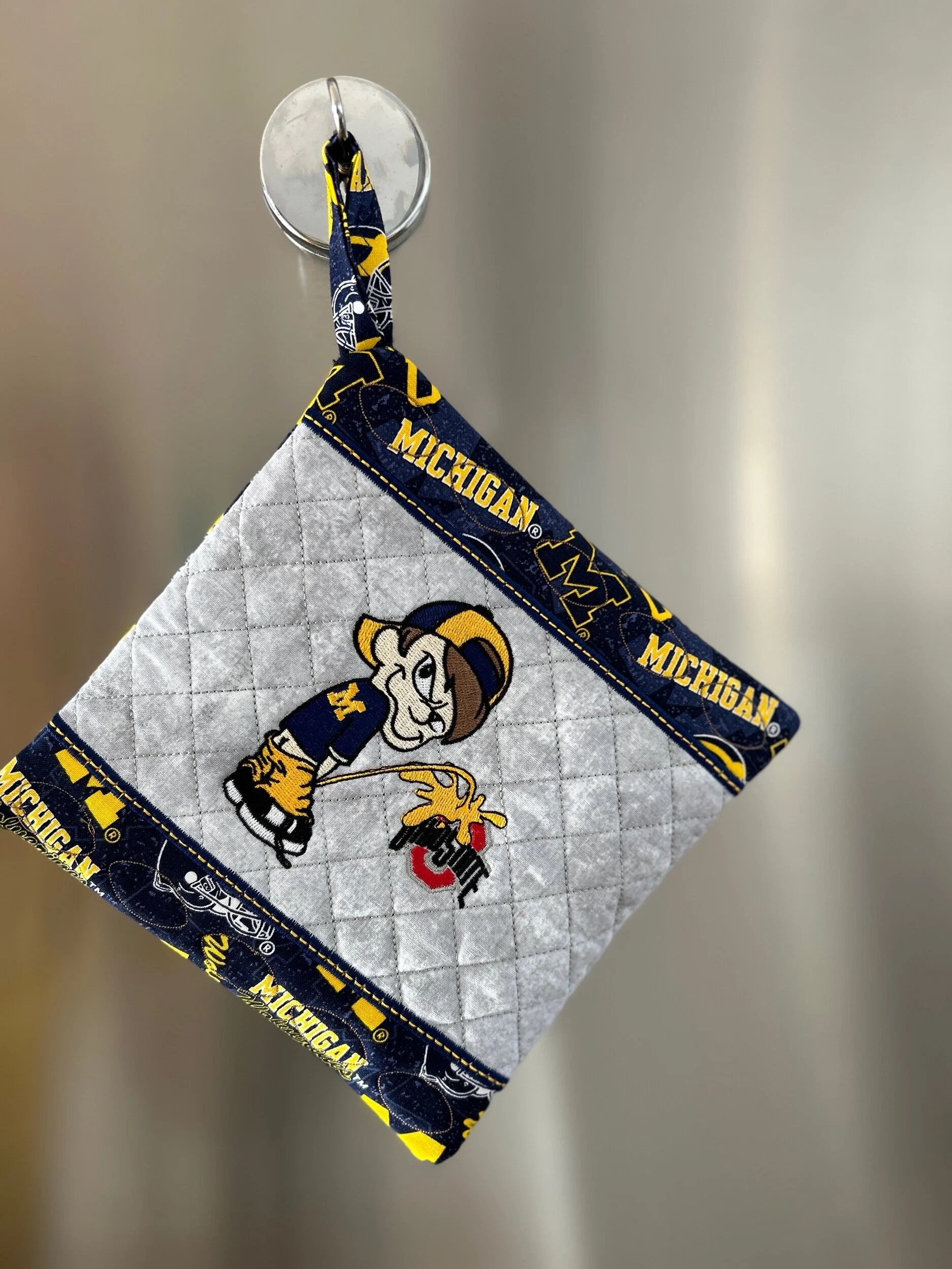 7AEB3F33-D437-439B-BDD4-4EF51DBD46DB