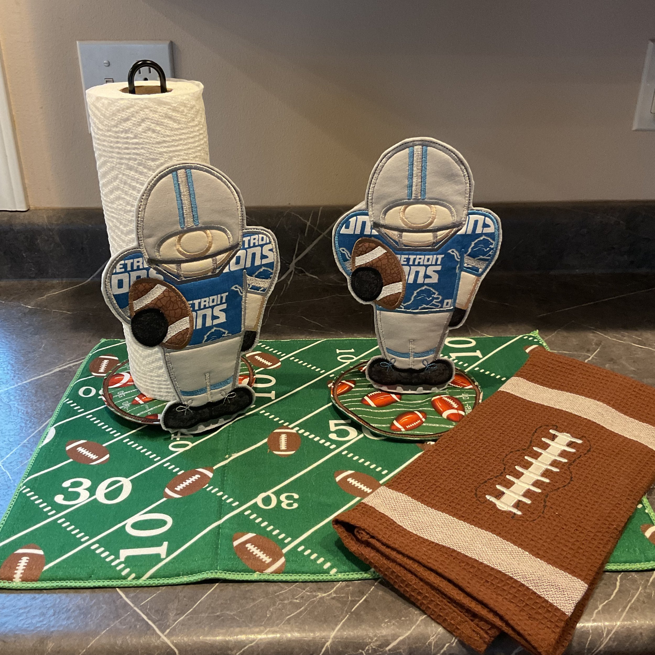 Lions Paper Towel Cover Character