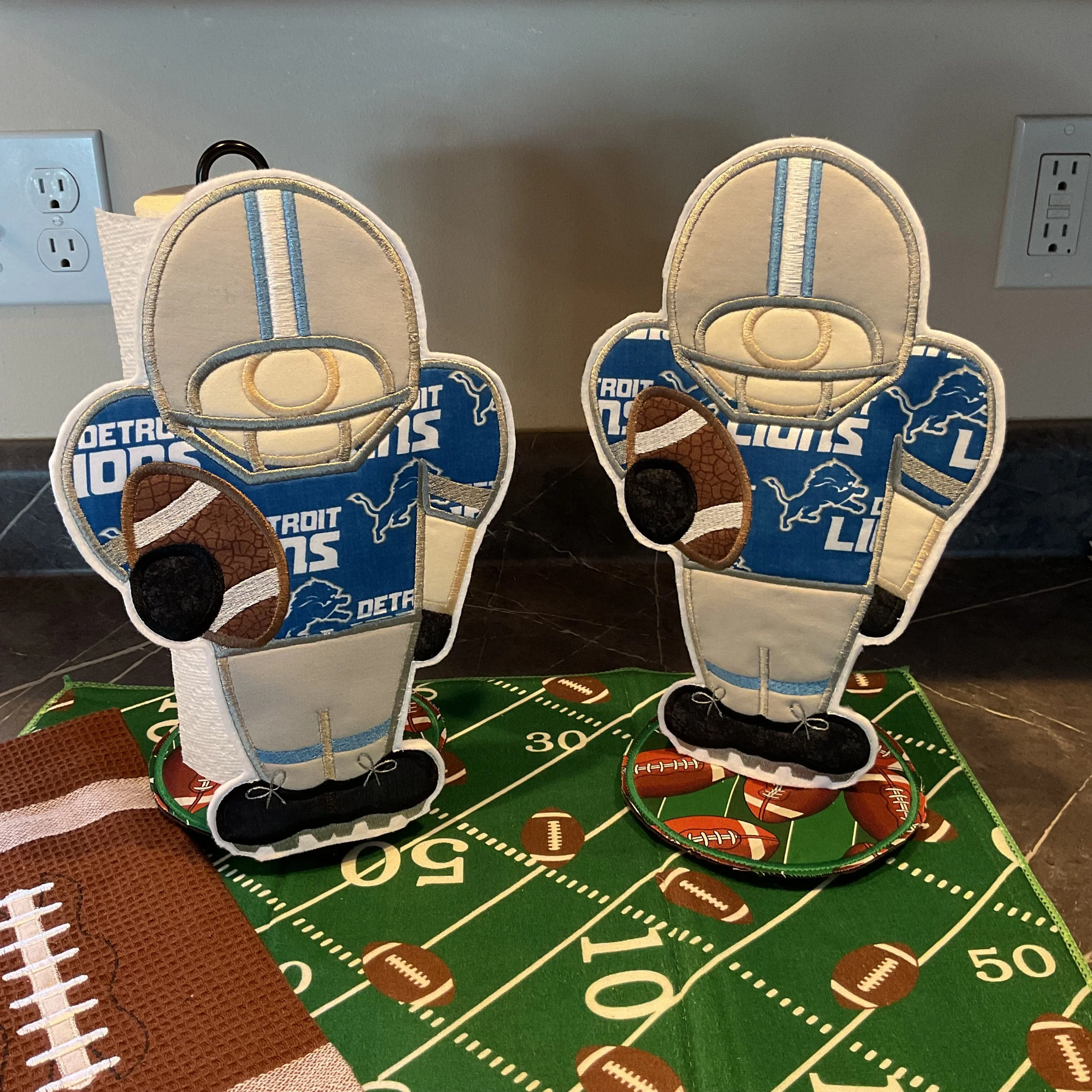 Lions Paper Towel Cover Character