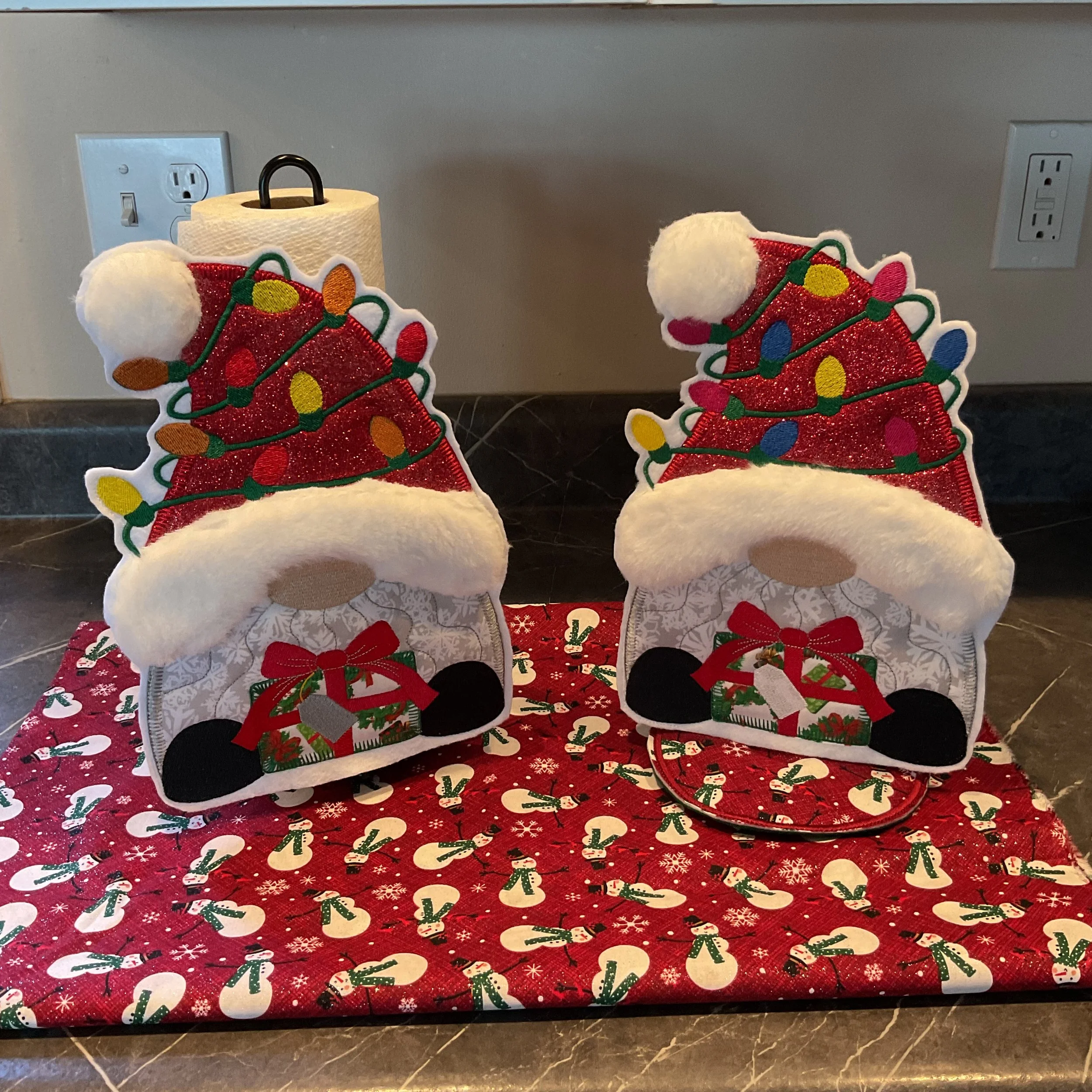 Gnome Christmas Paper Towel Holder Character