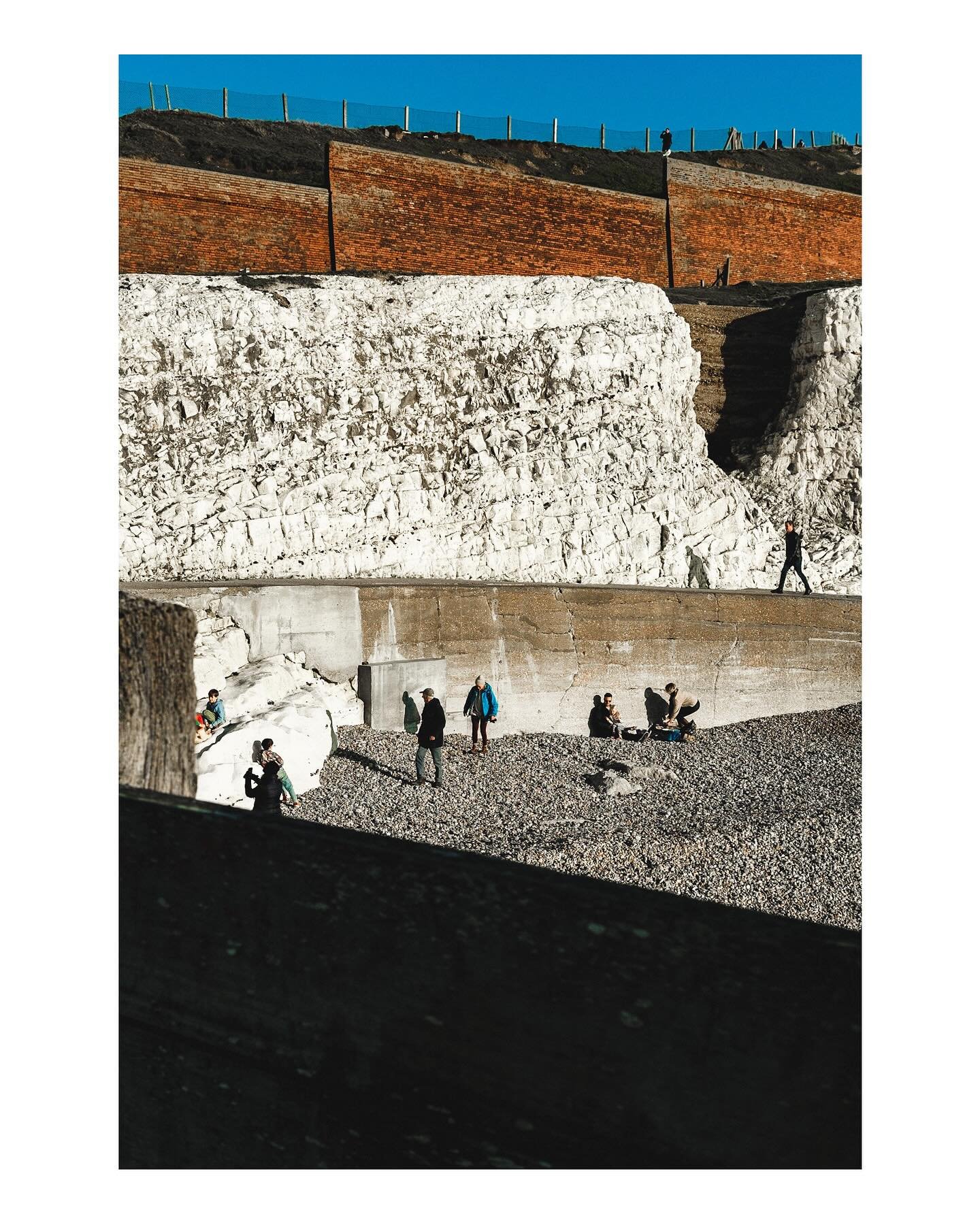 Sur la Plage 1 - Seaford - Dec 2022 #fujixseries #fujifilm #colourphotography #filmsimulation #xt30 #wintersun #toytown #landscape