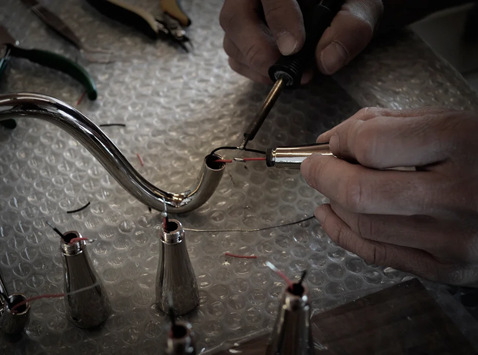 Wiring Il Pezzo 3 Chandelier with LED circuit.jpg