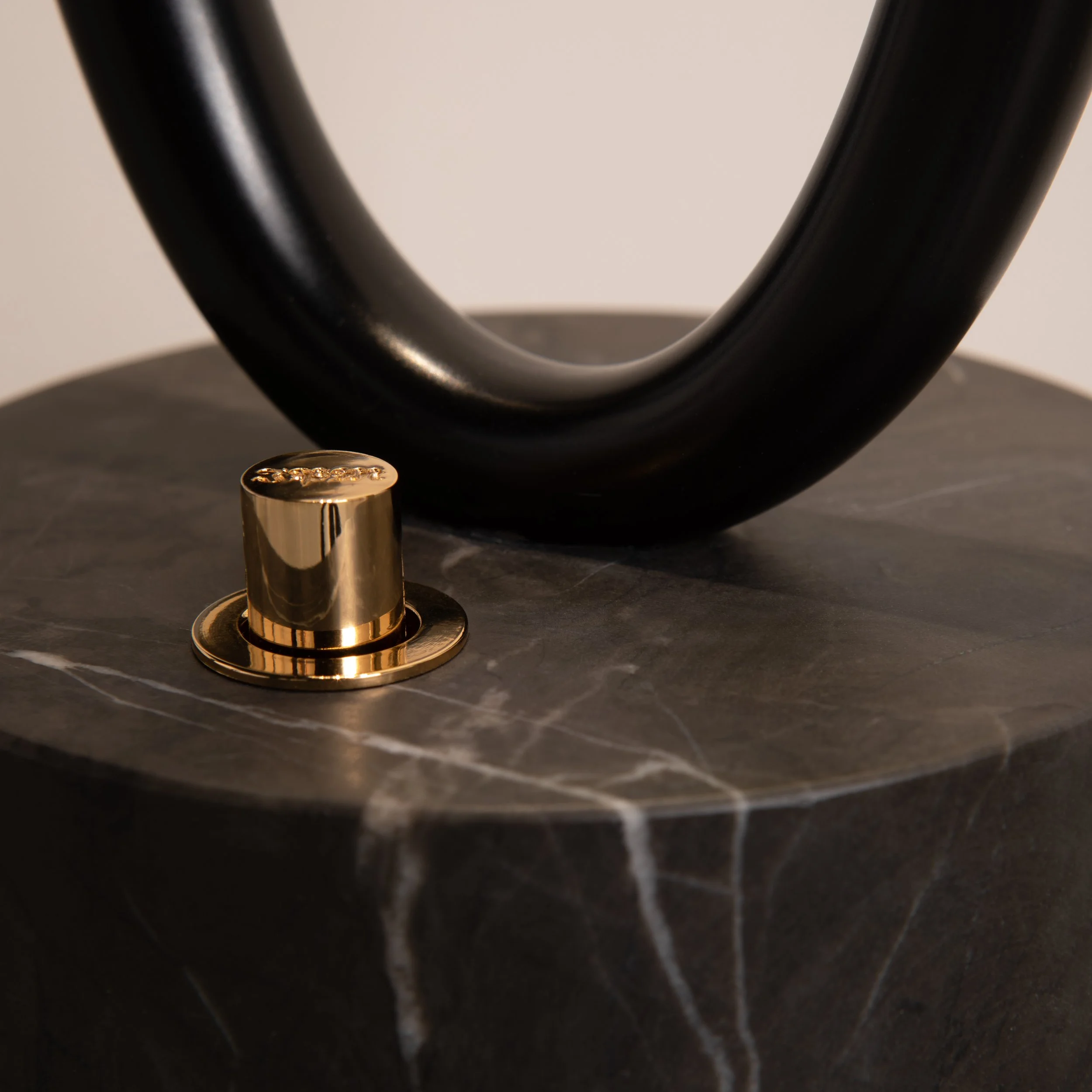 Il Pezzo 12 Floor Lamp_black-gold-13.jpg
