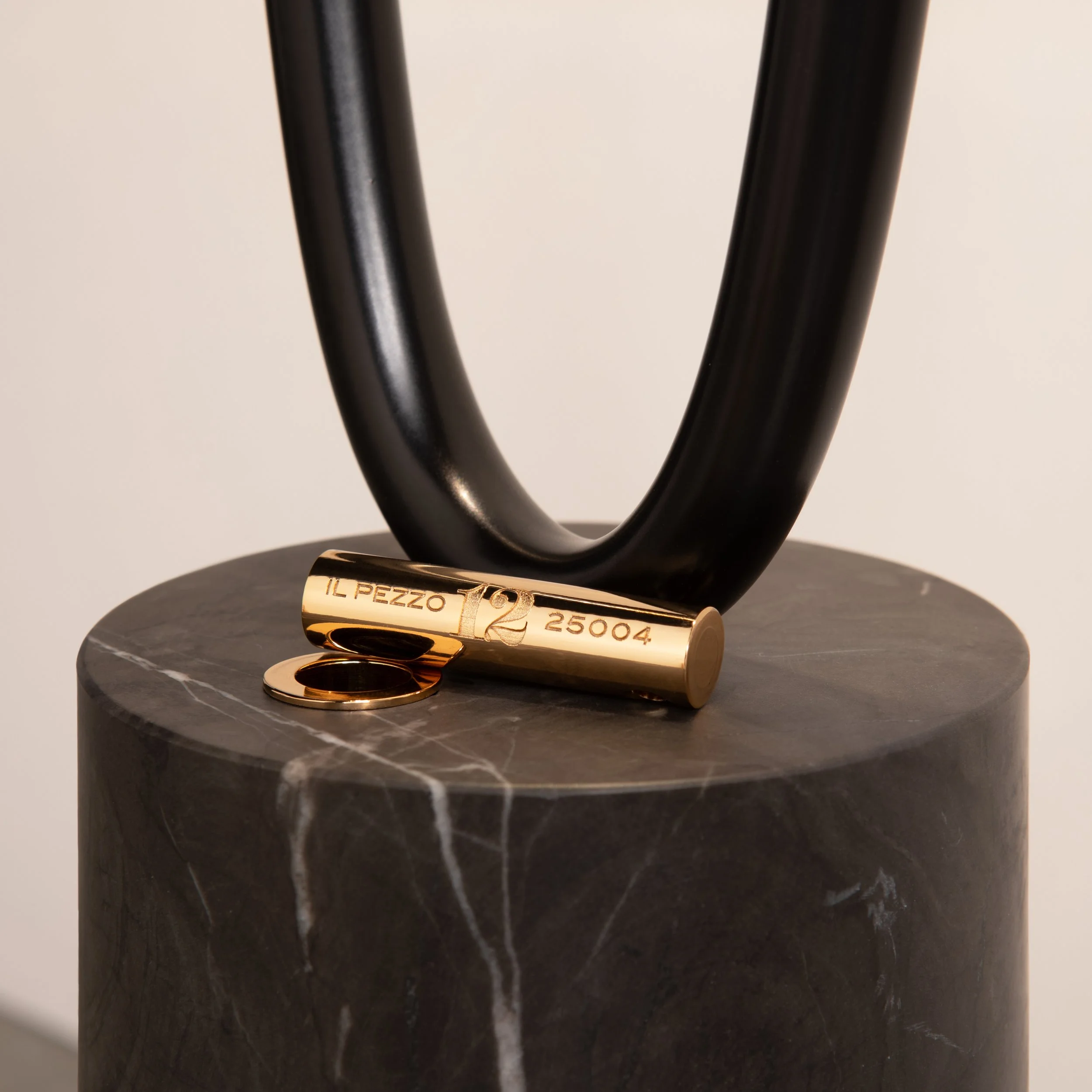 Il Pezzo 12 Floor Lamp_black-gold-14.jpg