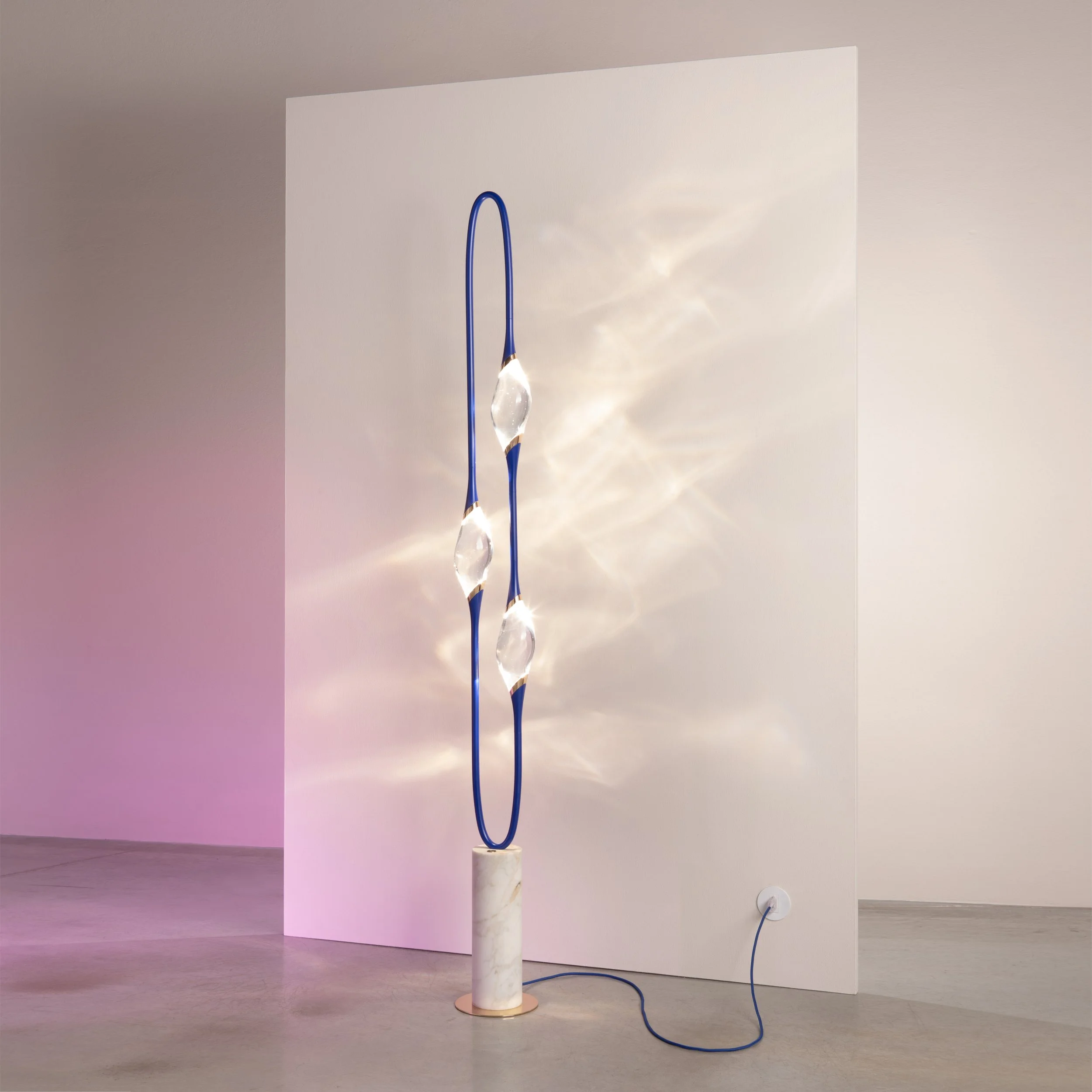 Il Pezzo 12 Floor Lamp_blue-gold_rosa-2-1.jpg