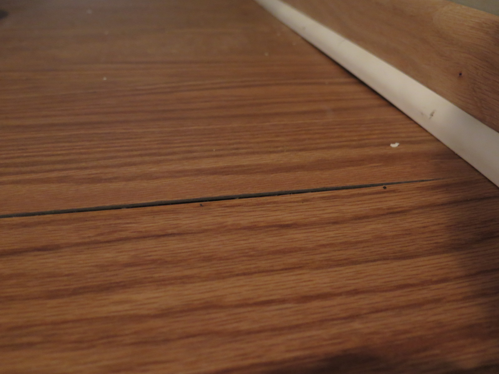 Raised edges on vinyl plank