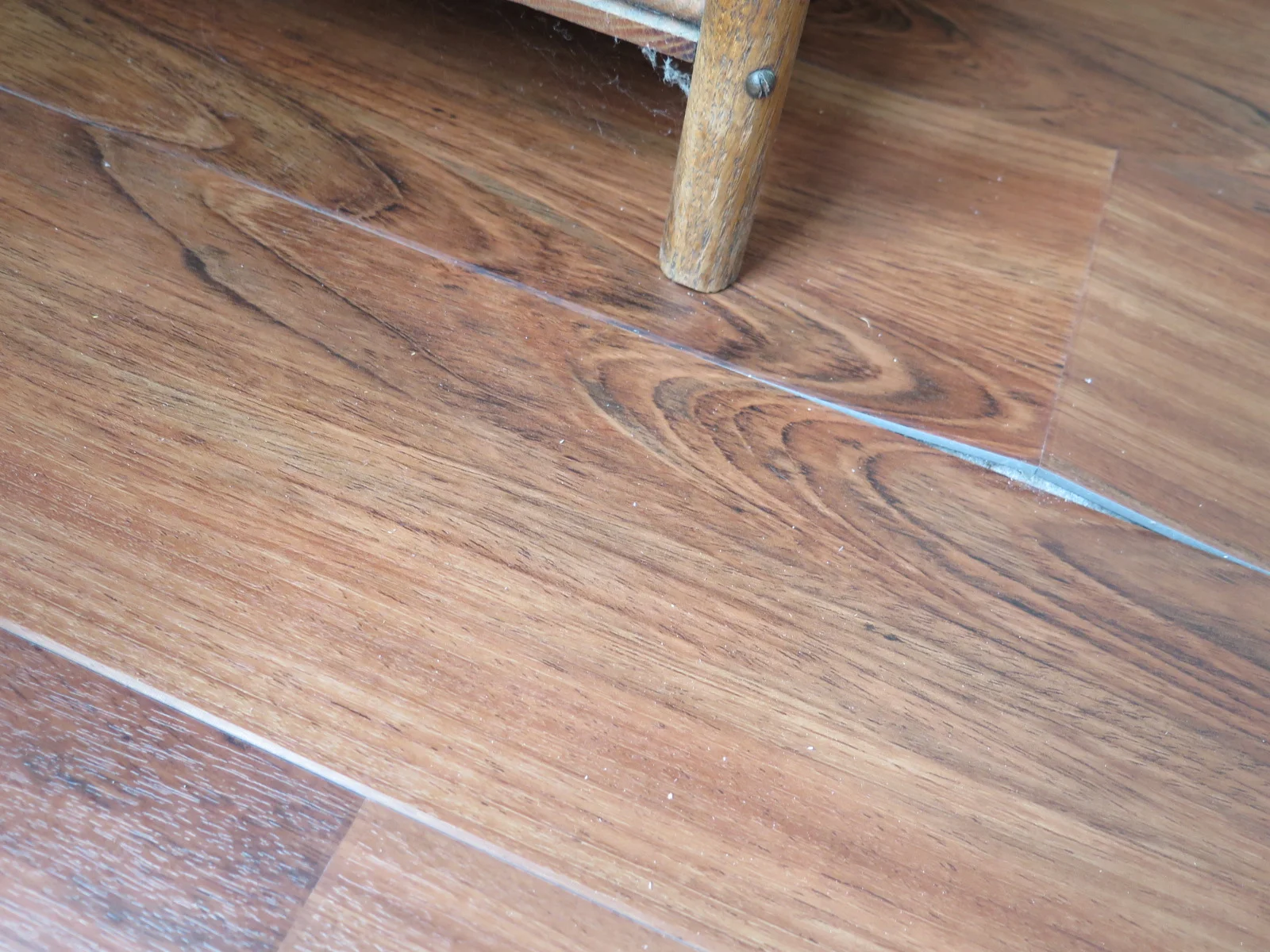  Broken side joint, peaked end joint, vinyl plank flooring 