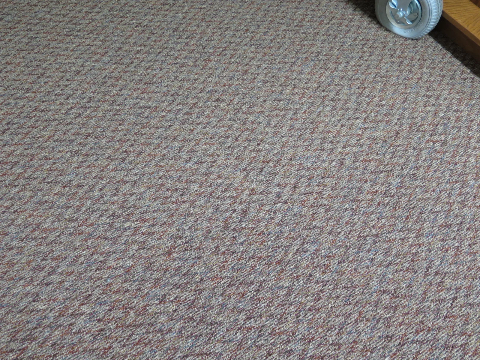  Mismatched pattern and color is off at the seam 