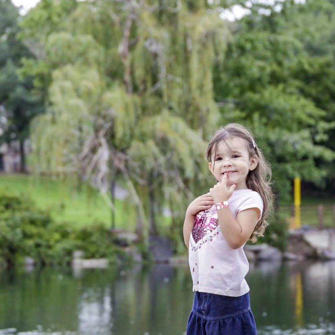 Be still my #heart! What a perfect pose! #Beautiful #daughter
