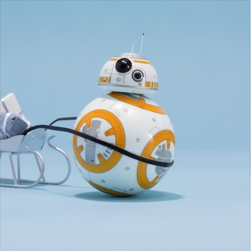 Who needs reindeer? We’ve got droids! #Sphero #BBB #StarWars