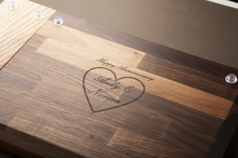 custom-engraved-choping-board-luxury-detachable-tray-makergents.jpg