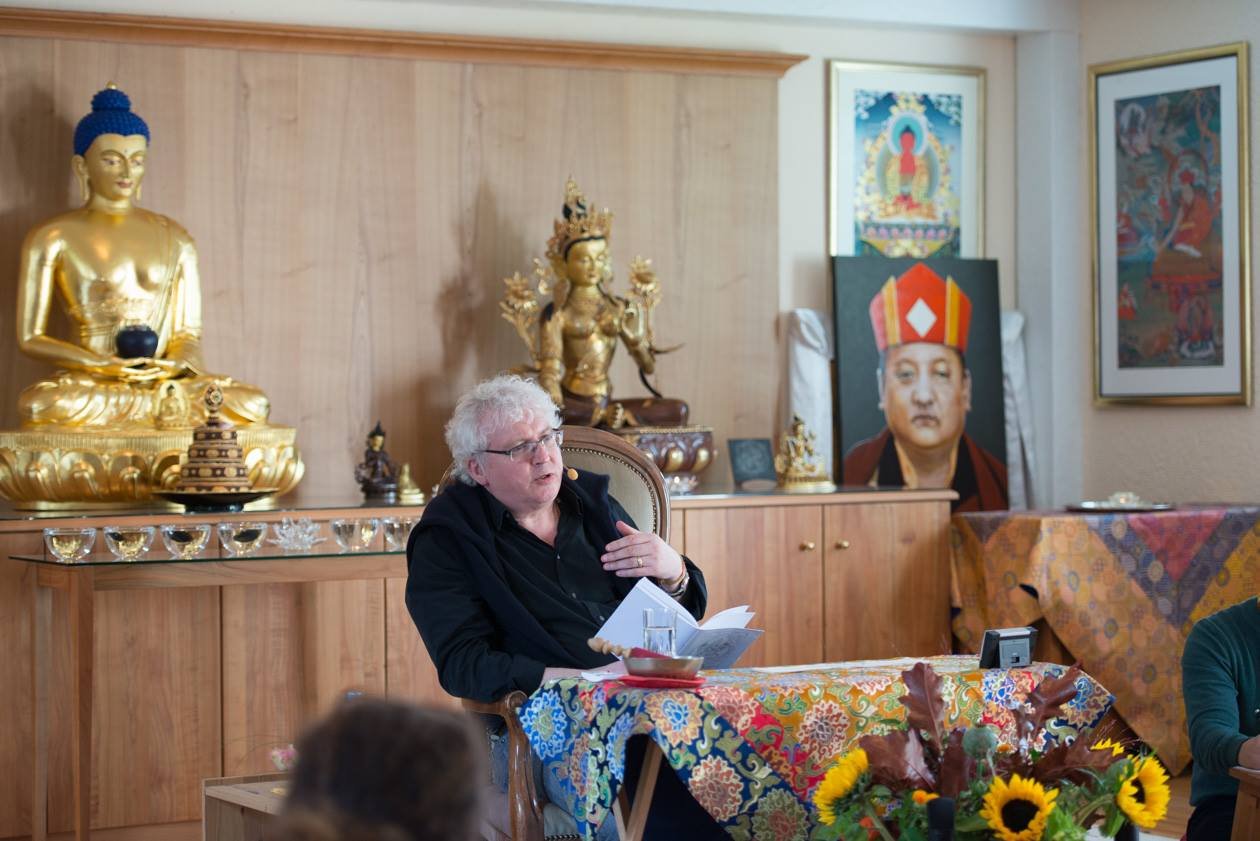 Lama teaching (Shamar and buddha).jpg