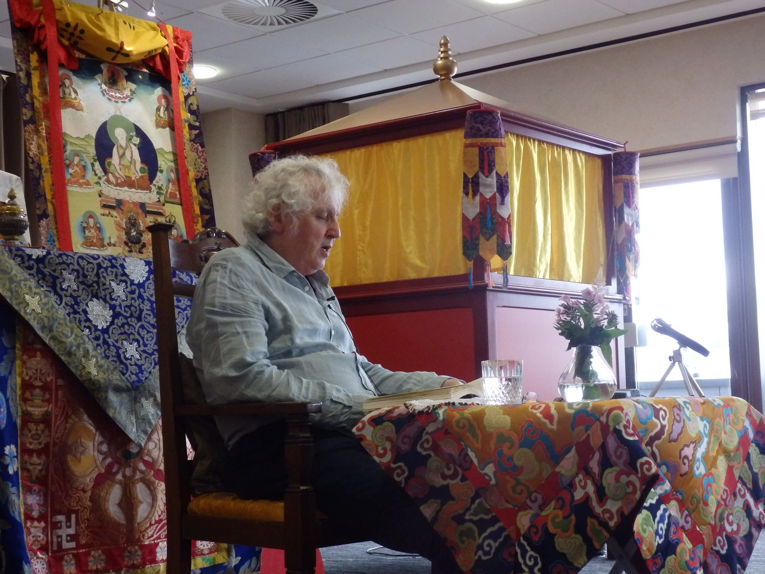 Clarifying the swift path to buddhahood in Bristol