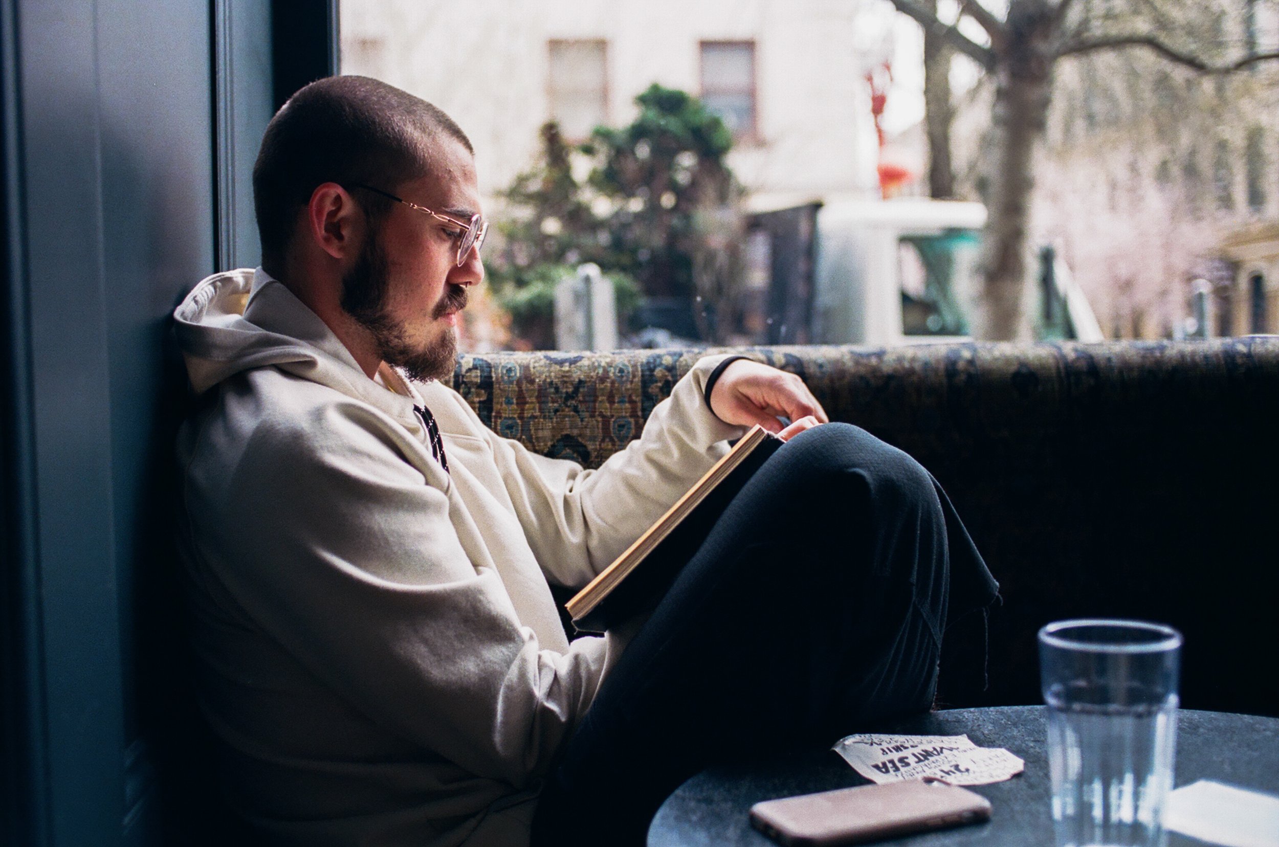   Morning Reader , Portland, Oregon 