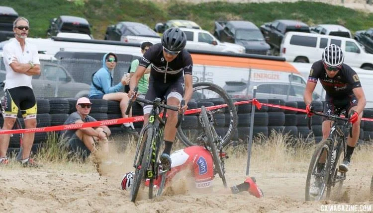 Saw a chip in the sand, had to taste it. Missed it first time though, so I went for it again a lap later. Get the whole video on Instagram @maghroch