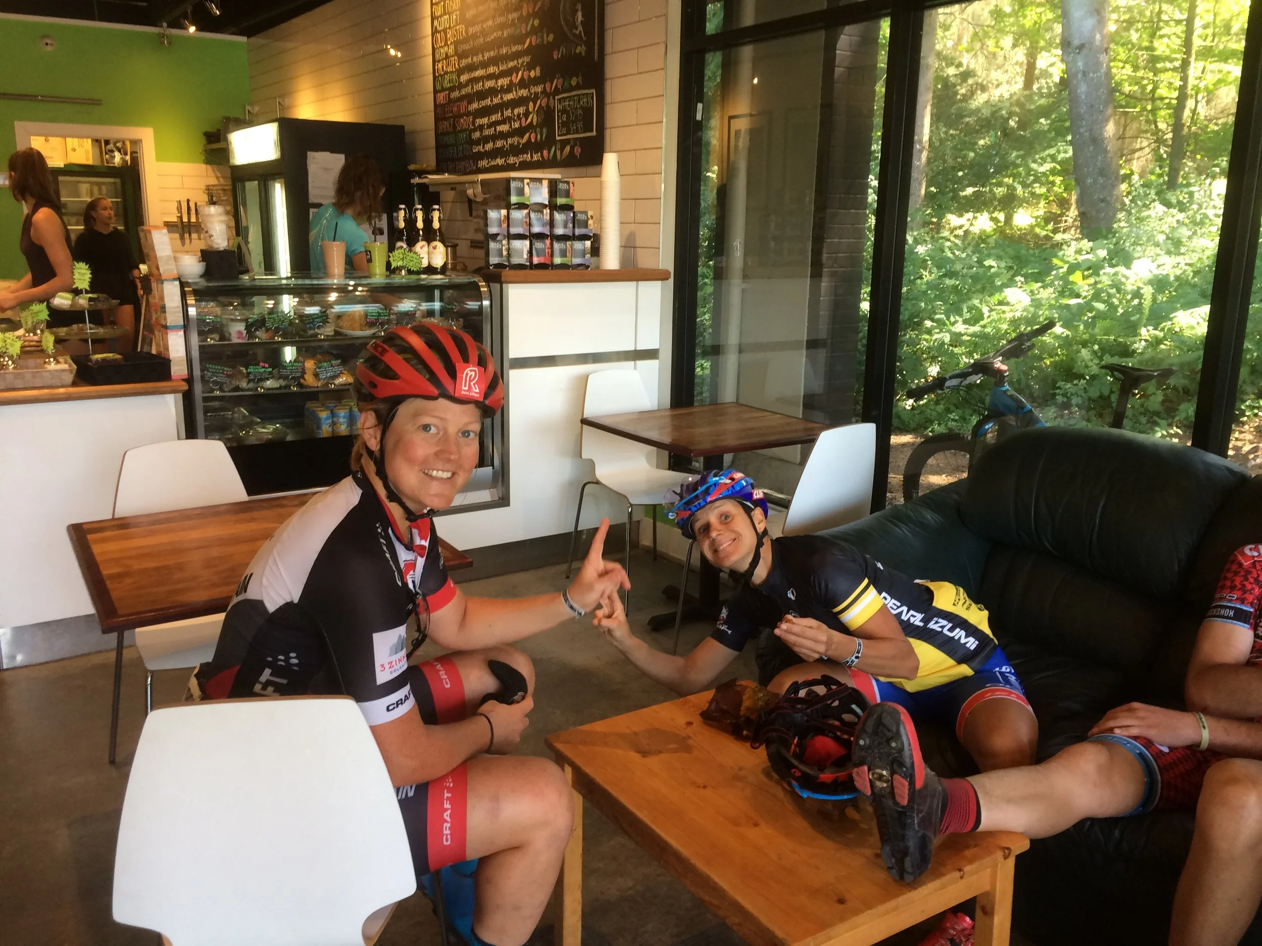 Juice bar with Katerina and Hielke! 