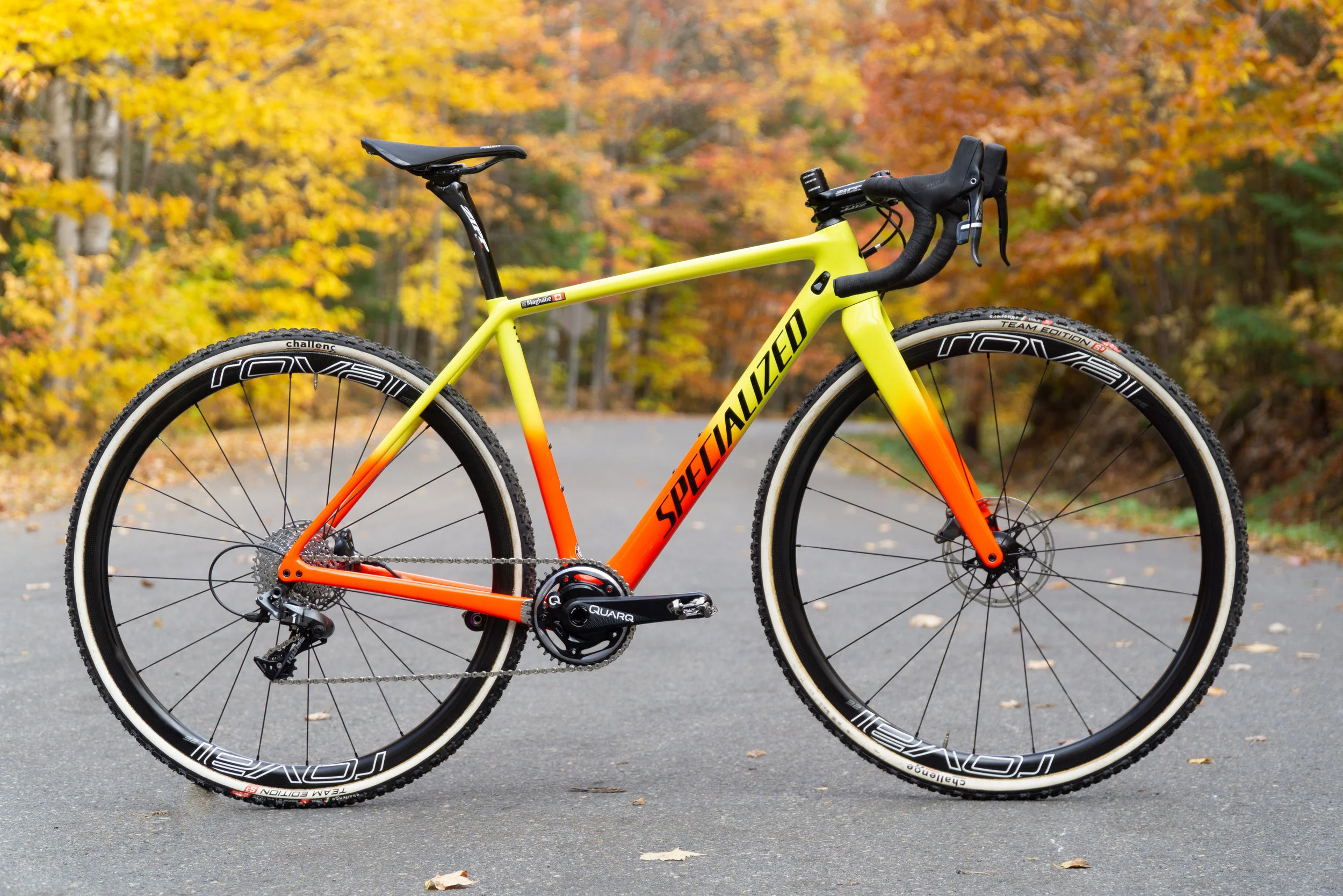 One more full-bike picture, because I think it looks great! Especially with the fall colours in the background :)
