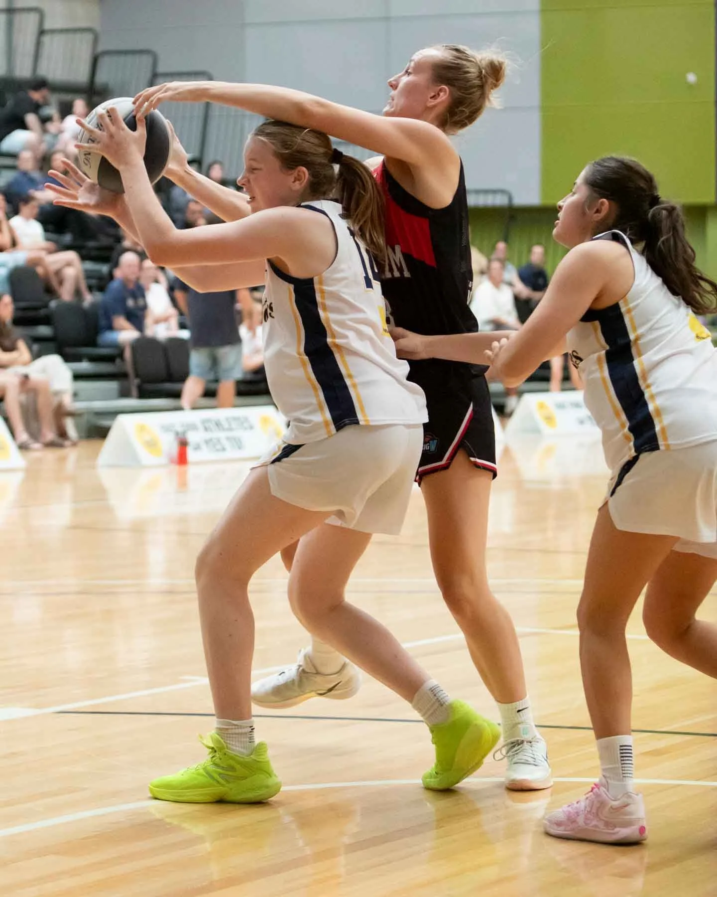 R2 VYCW PakenhamVEltham  MS4_9544_01.jpg