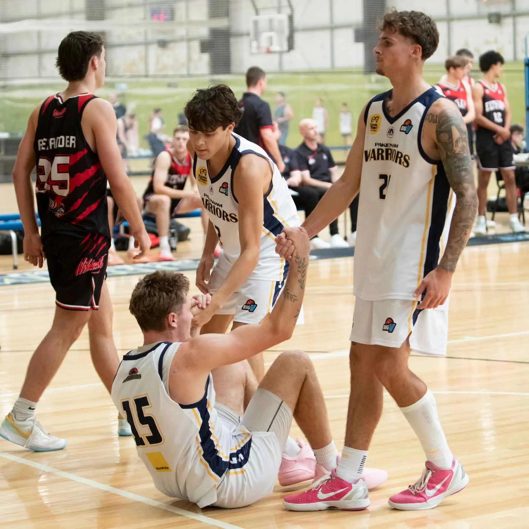 R2 VYCM PakenhamVEltham  MS4_1232_01.jpg