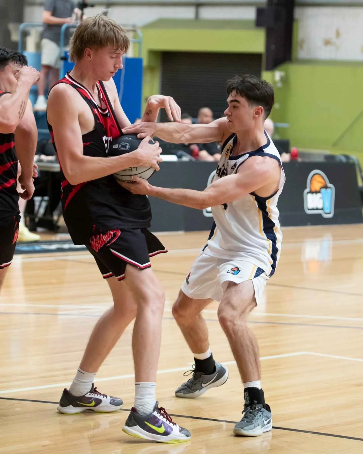 R2 VYCM PakenhamVEltham  MS4_1175_01.jpg