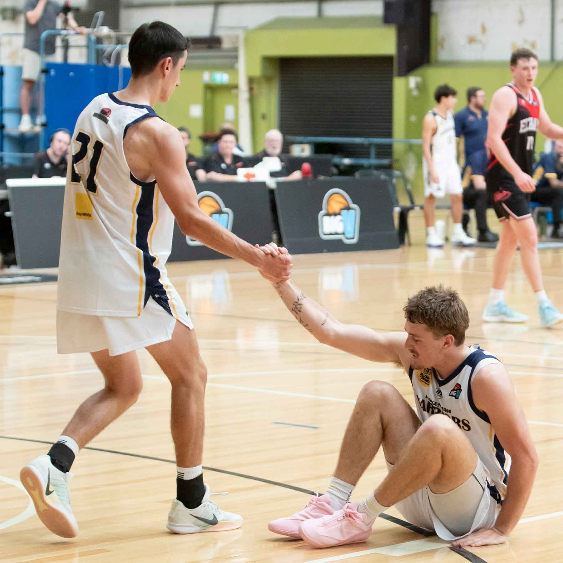 R2 VYCM PakenhamVEltham  MS4_1198_01.jpg