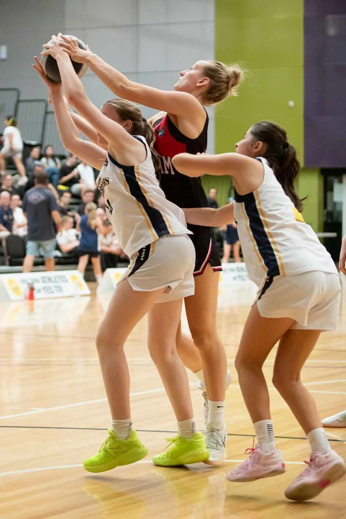 R2 VYCW PakenhamVEltham  MS4_9543_01.jpg