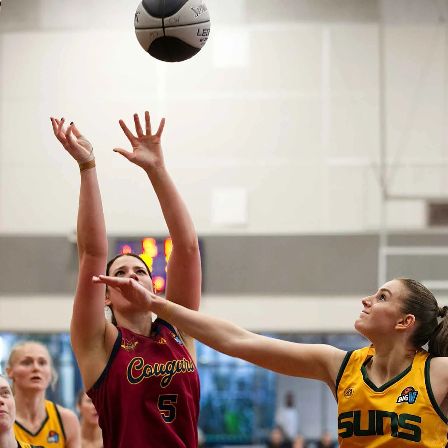 R01_CW McKinnon_V_Sherbrooke 6DSP_8199.jpg