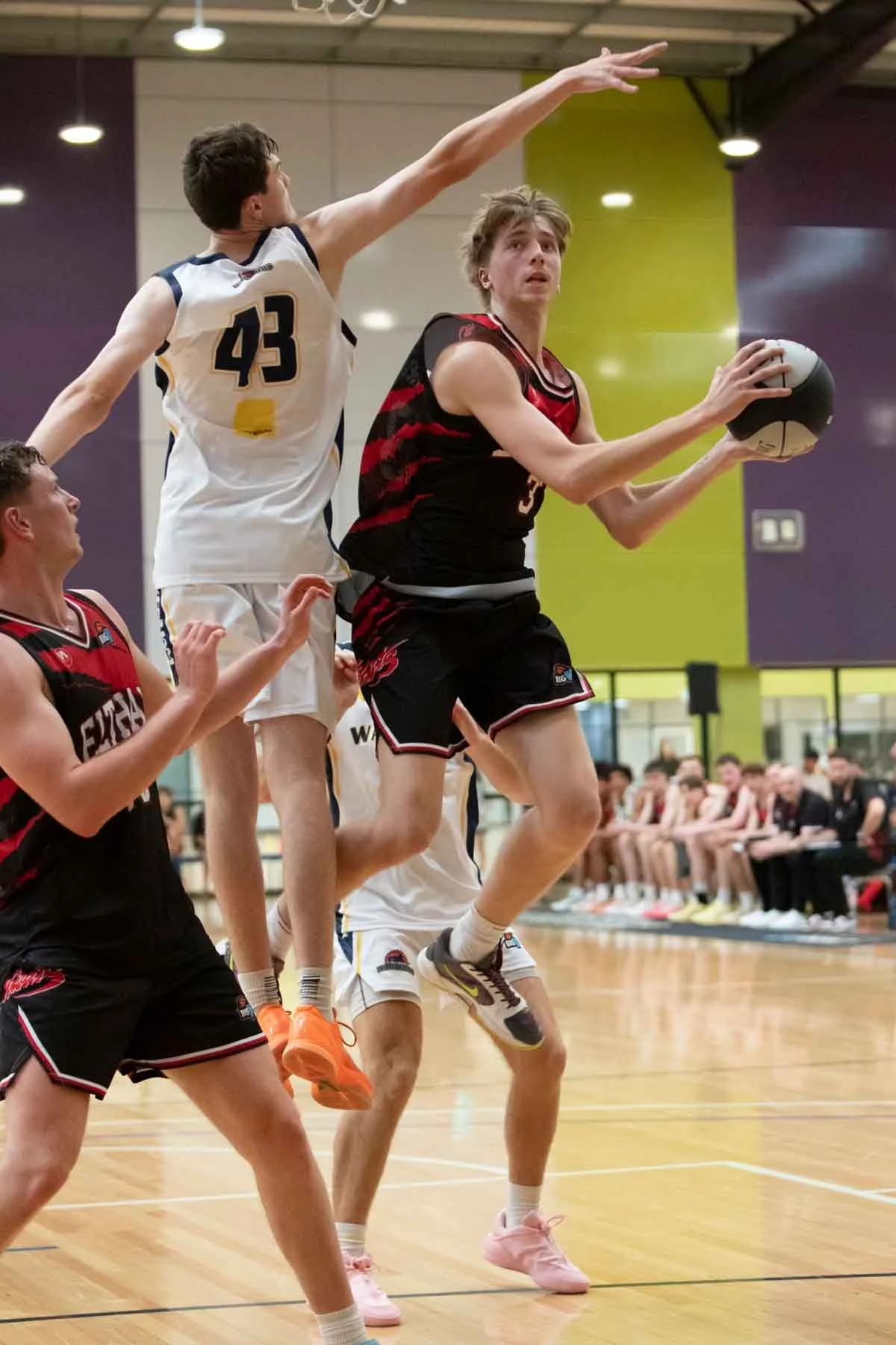 R2 VYCM PakenhamVEltham  MS4_1127_01.jpg