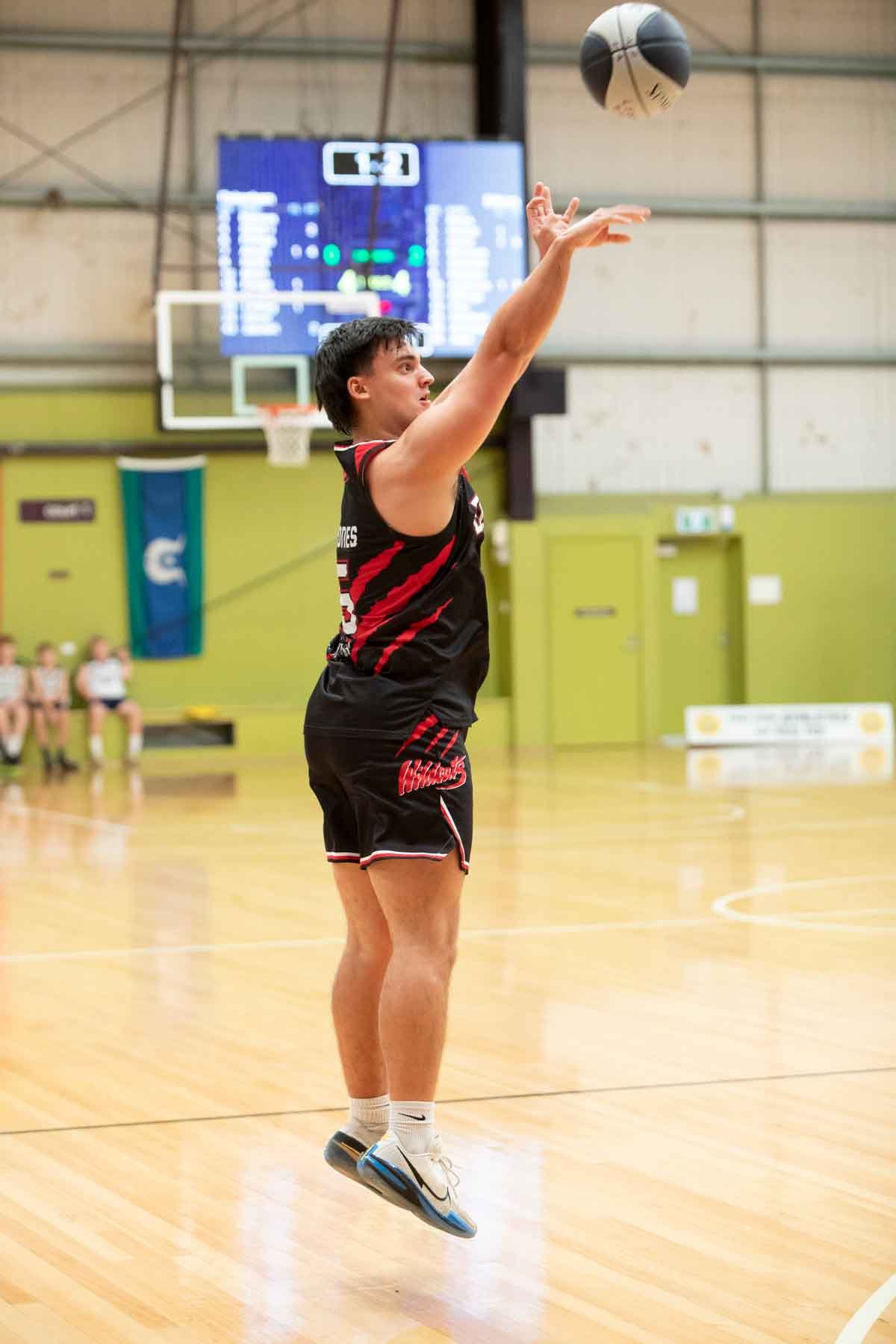 R2 VYCM PakenhamVEltham  MS4_0485_01.jpg