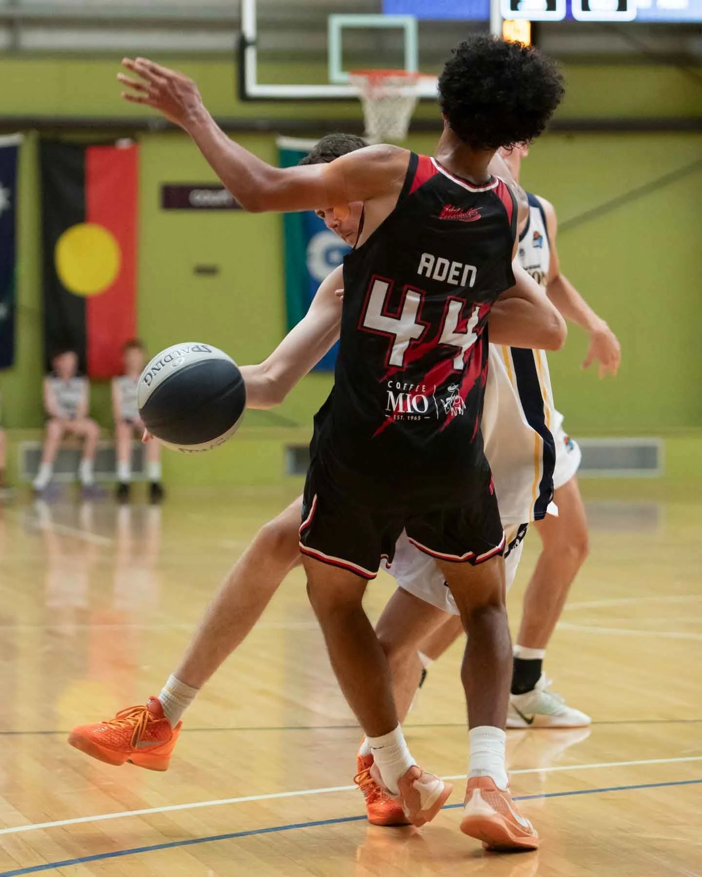 R2 VYCM PakenhamVEltham  MS4_0833_01.jpg