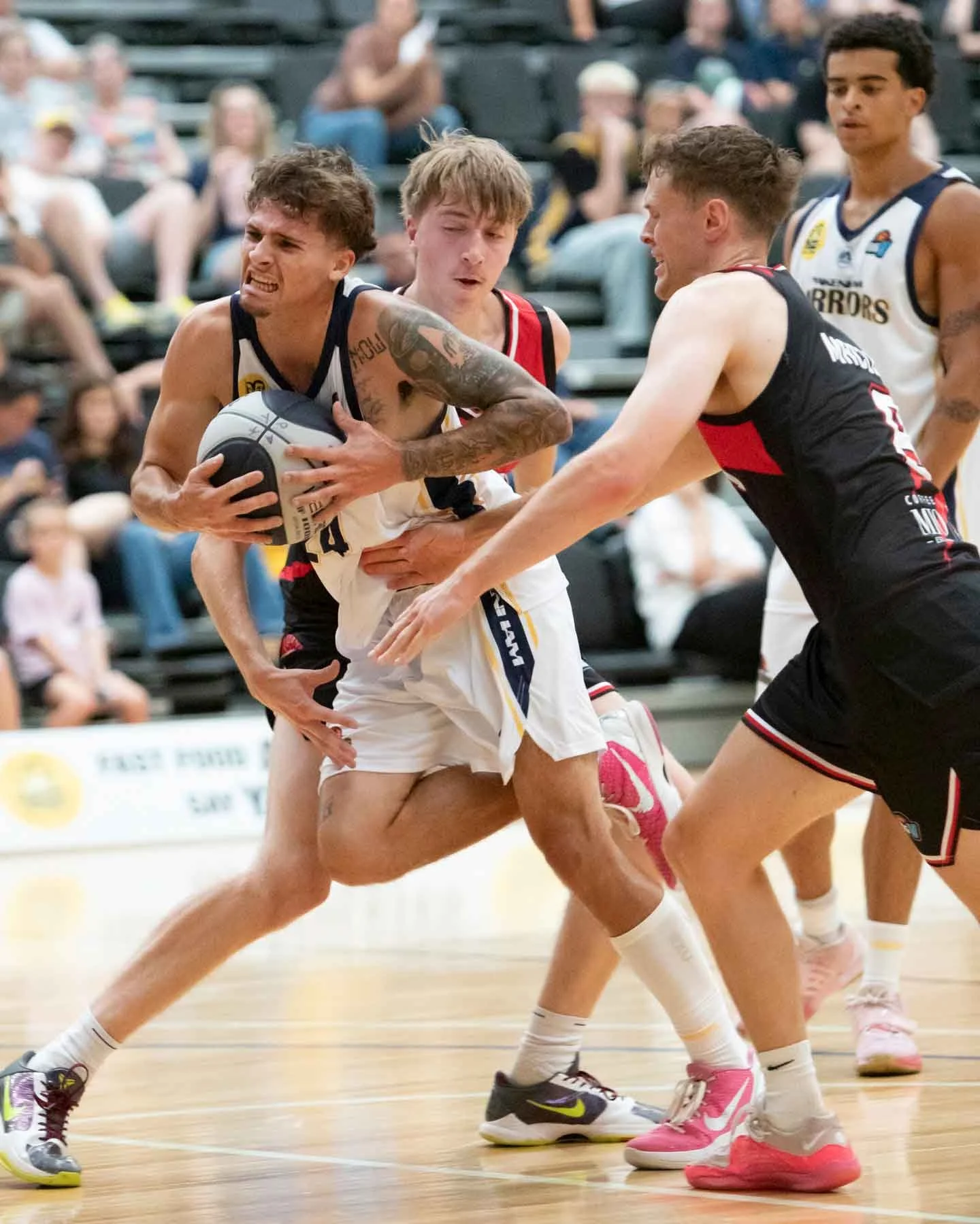 R2 VYCM PakenhamVEltham  MS4_0590_01.jpg