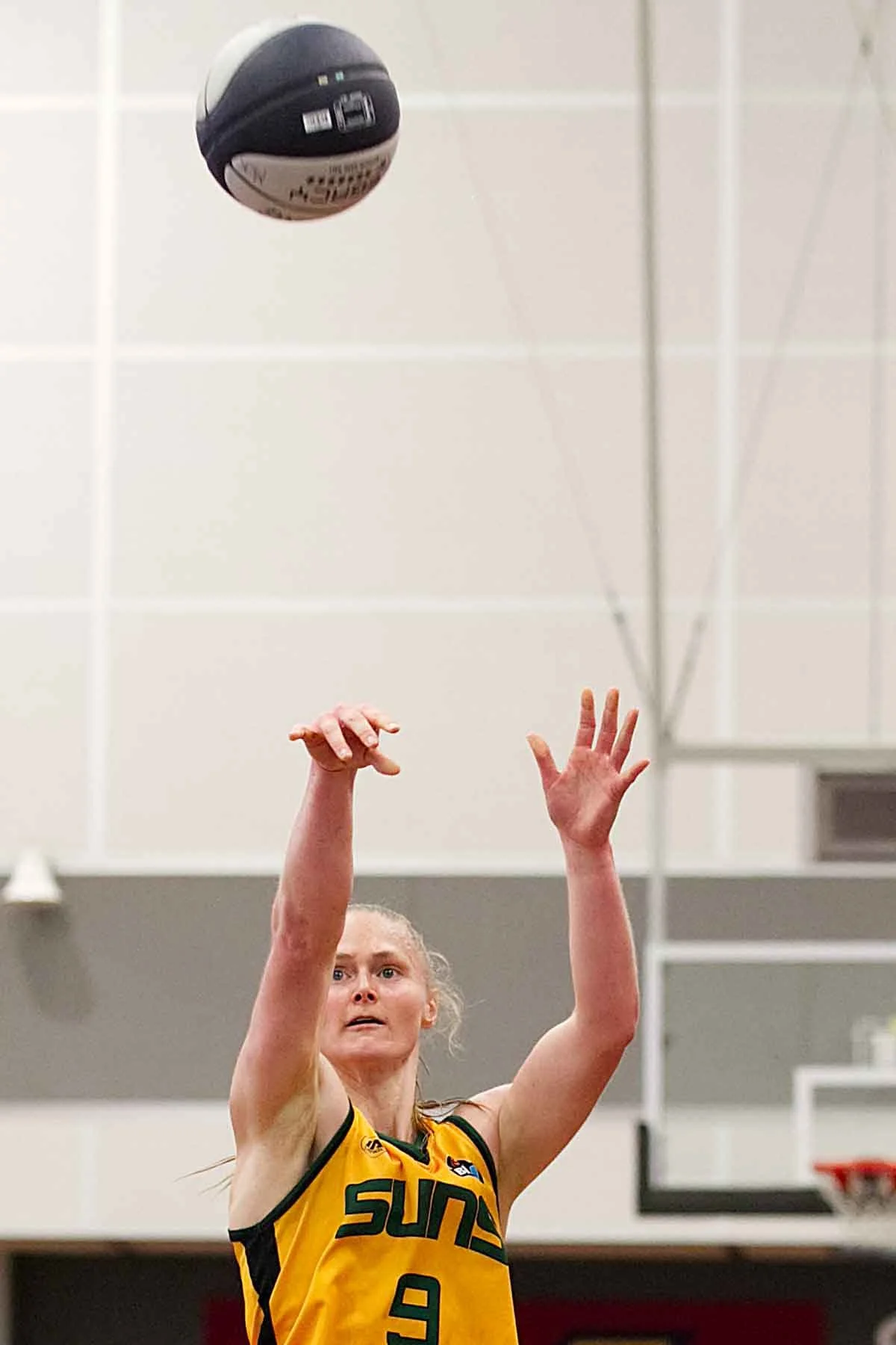 R01_CW McKinnon_V_Sherbrooke 6DSP_8117.jpg