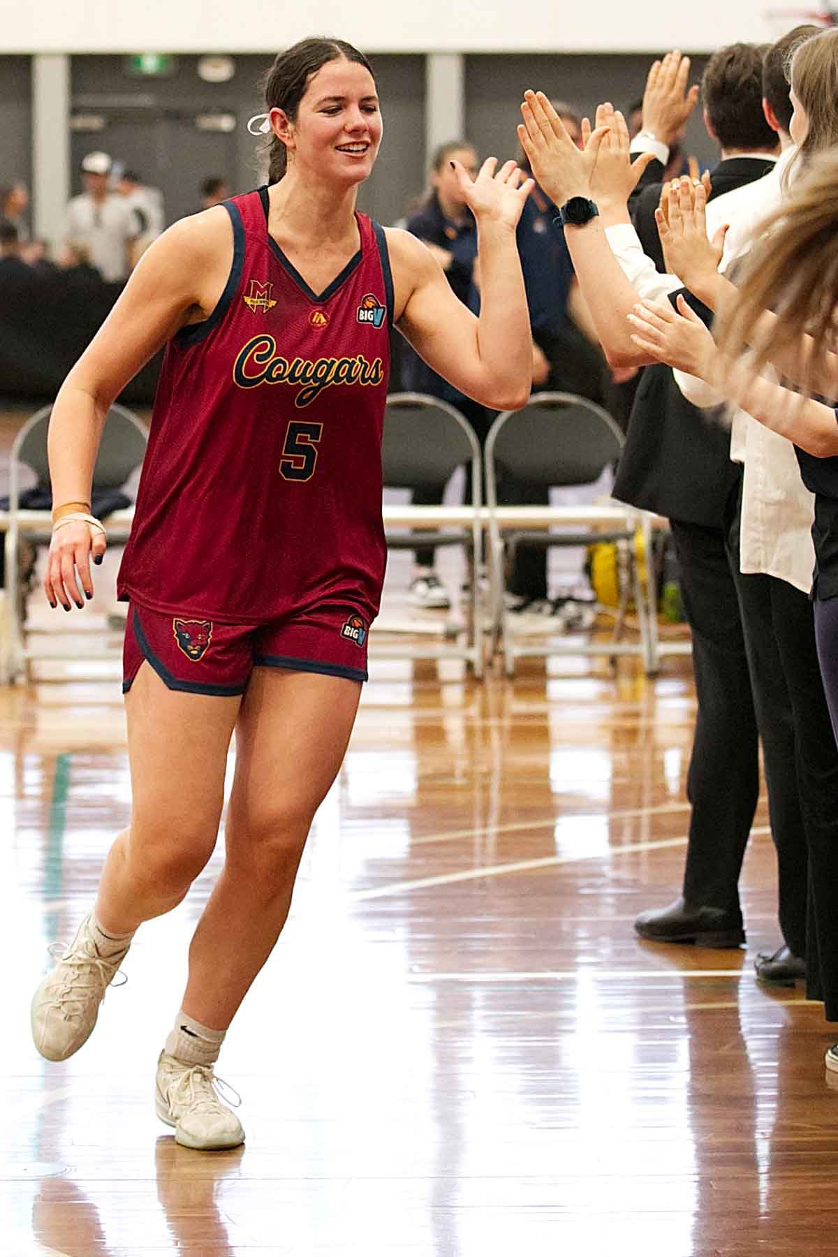 R01_CW McKinnon_V_Sherbrooke 6DSP_7902.jpg