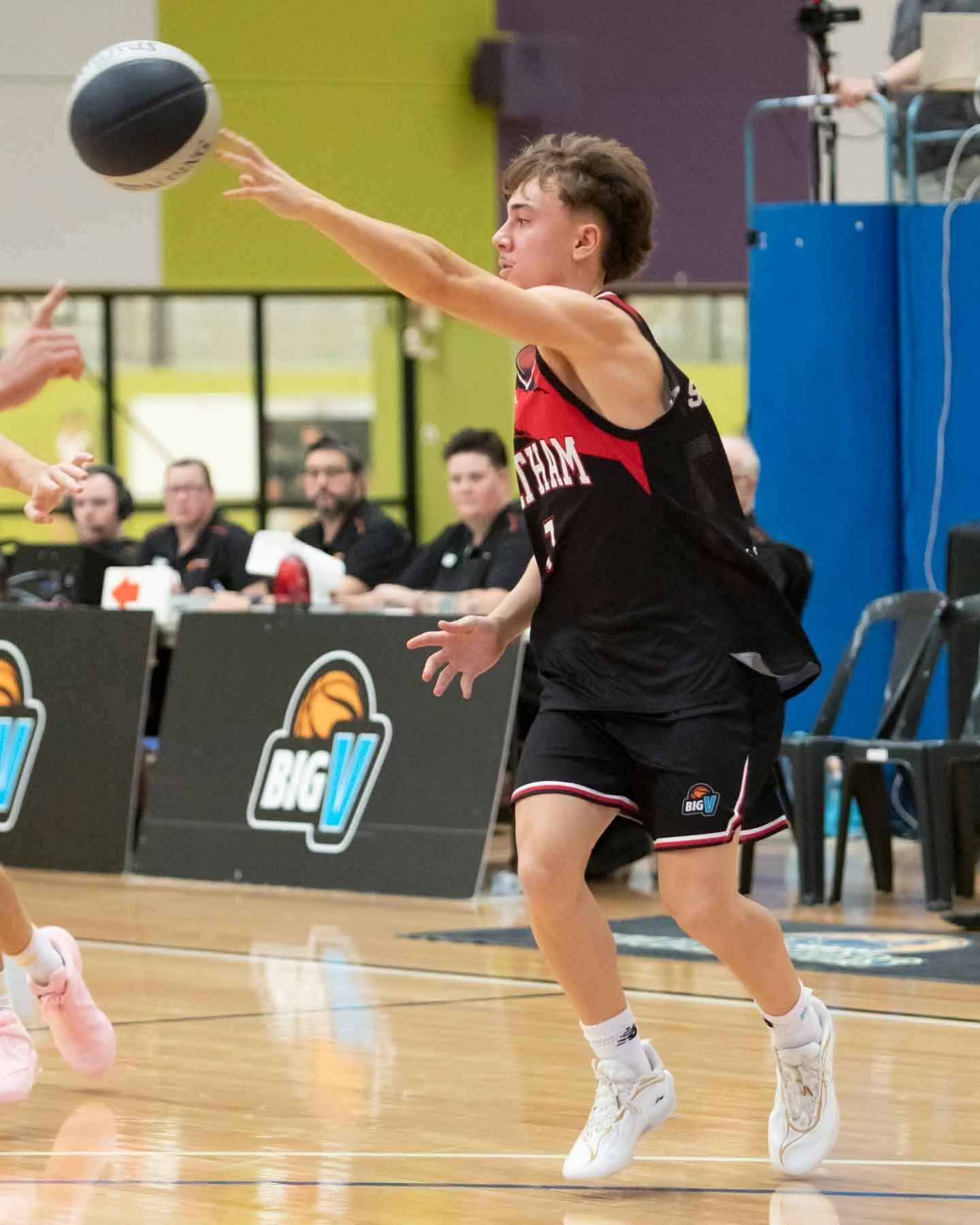 R2 VYCM PakenhamVEltham  MS4_1123_01.jpg